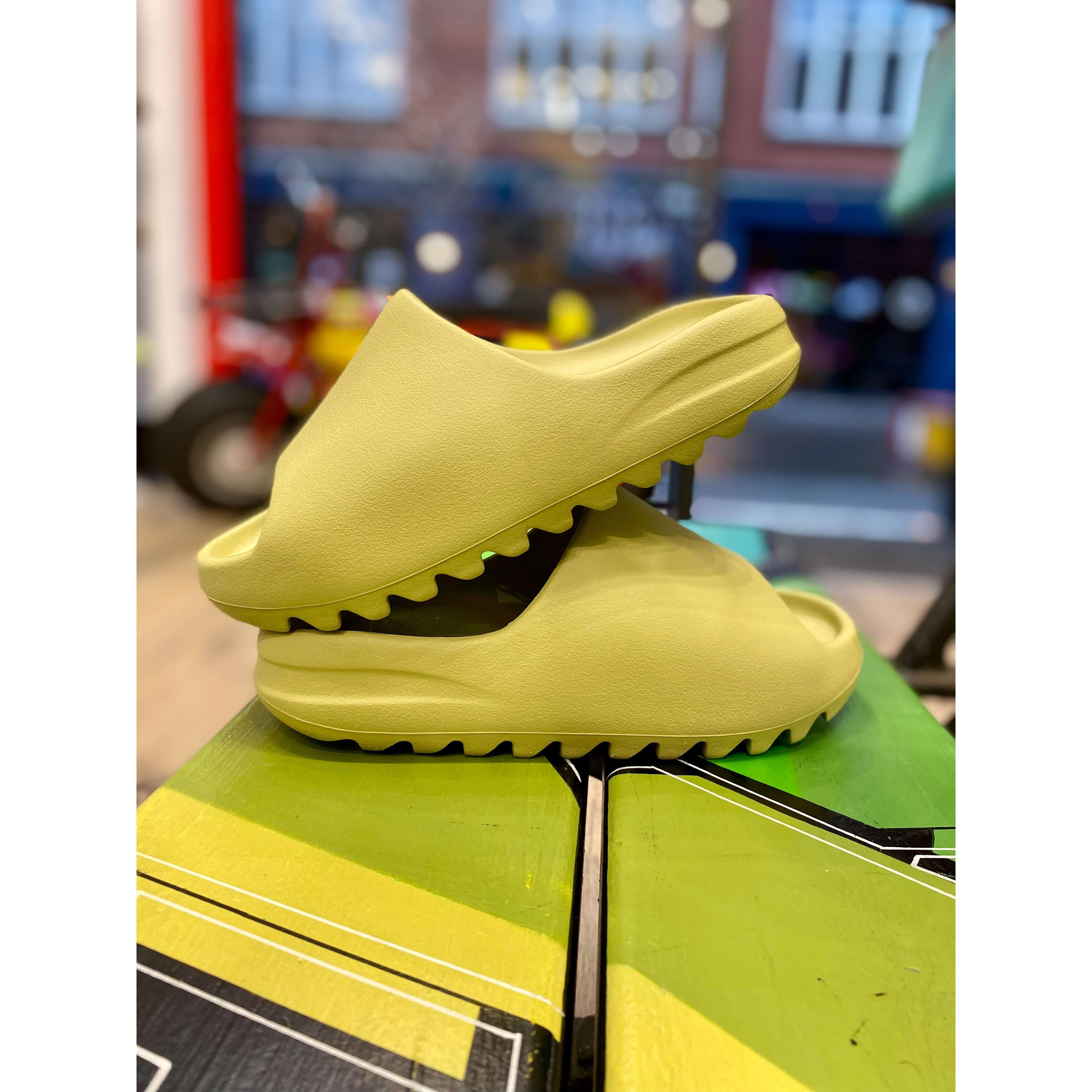 adidas Yeezy Slide Resin (2022) - Image 5