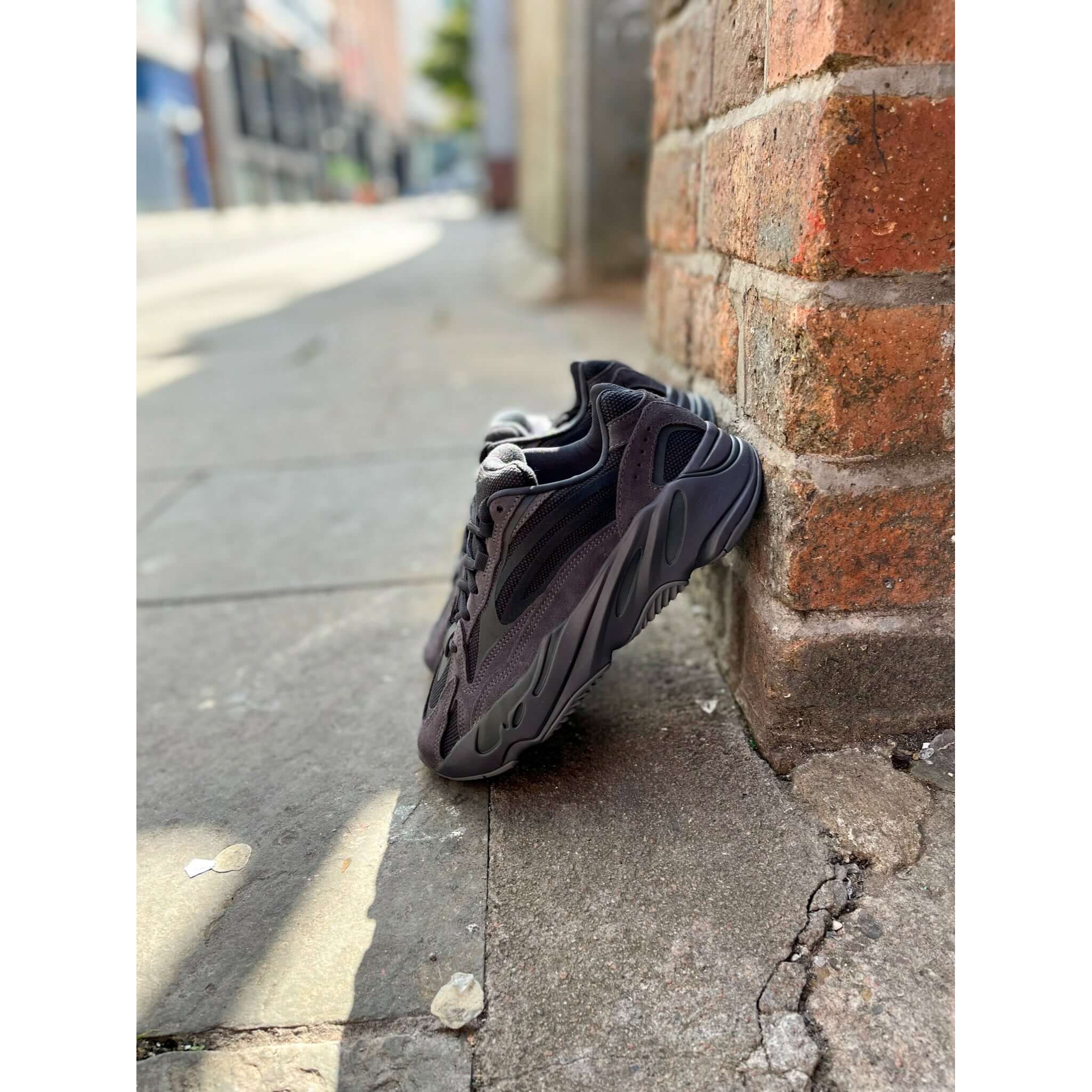 Adidas Yeezy Boost 700 V2 Vanta - Image 5