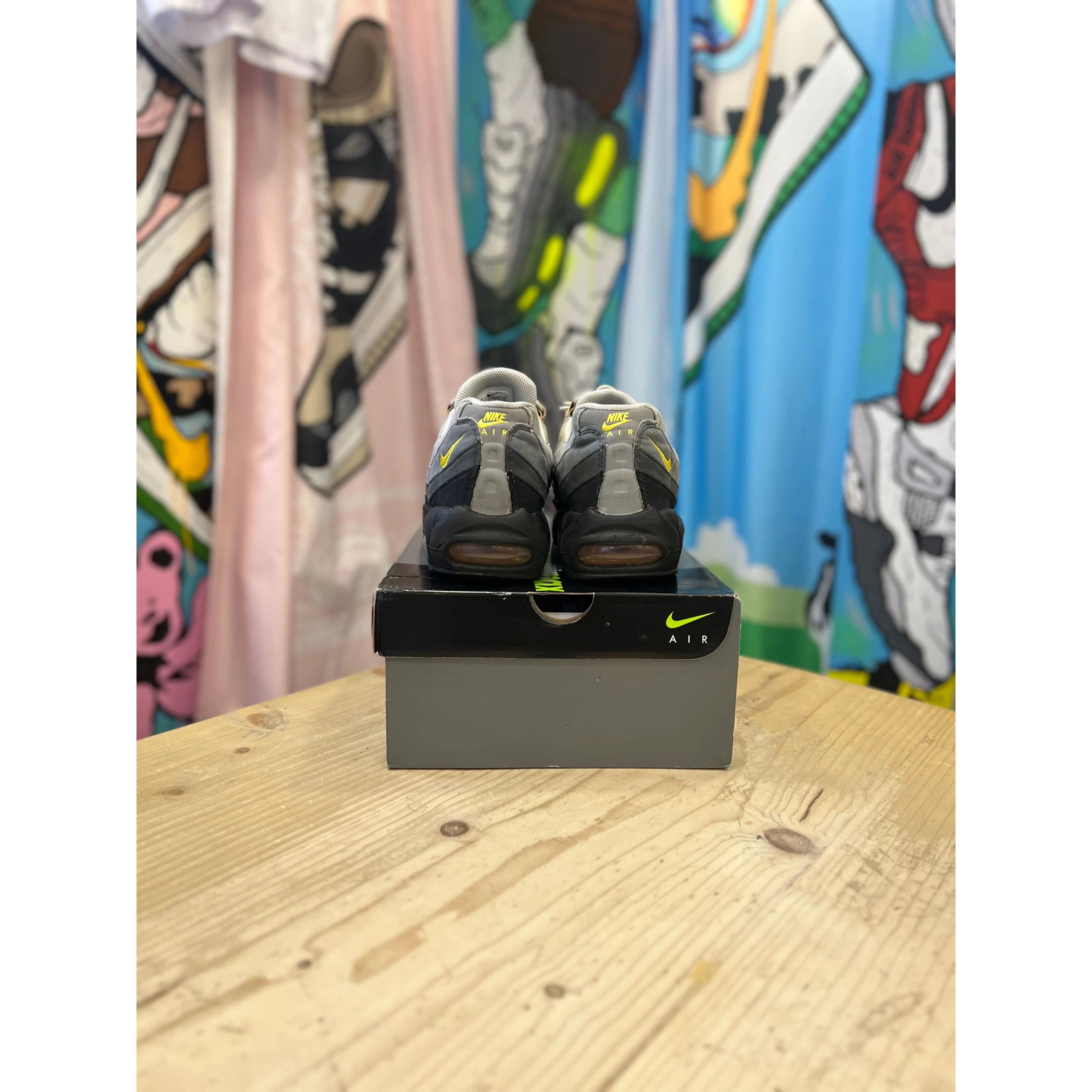 Air Max 95 Yellow Strike UK 7.5 - Image 4