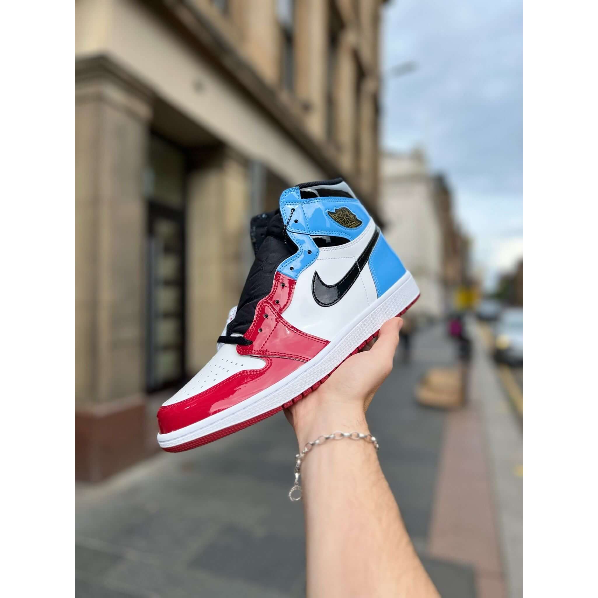 Air Jordan 1 Retro High Fearless UNC Chicago - Image 5