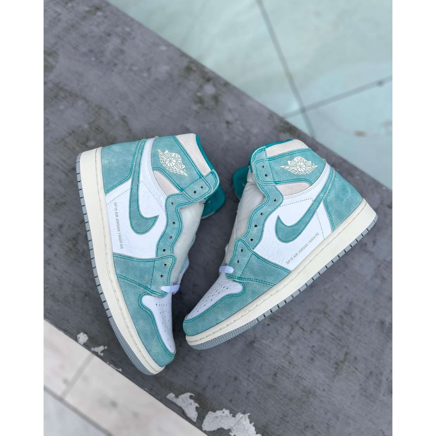 Air Jordan 1 Retro High Turbo Green - Image 2