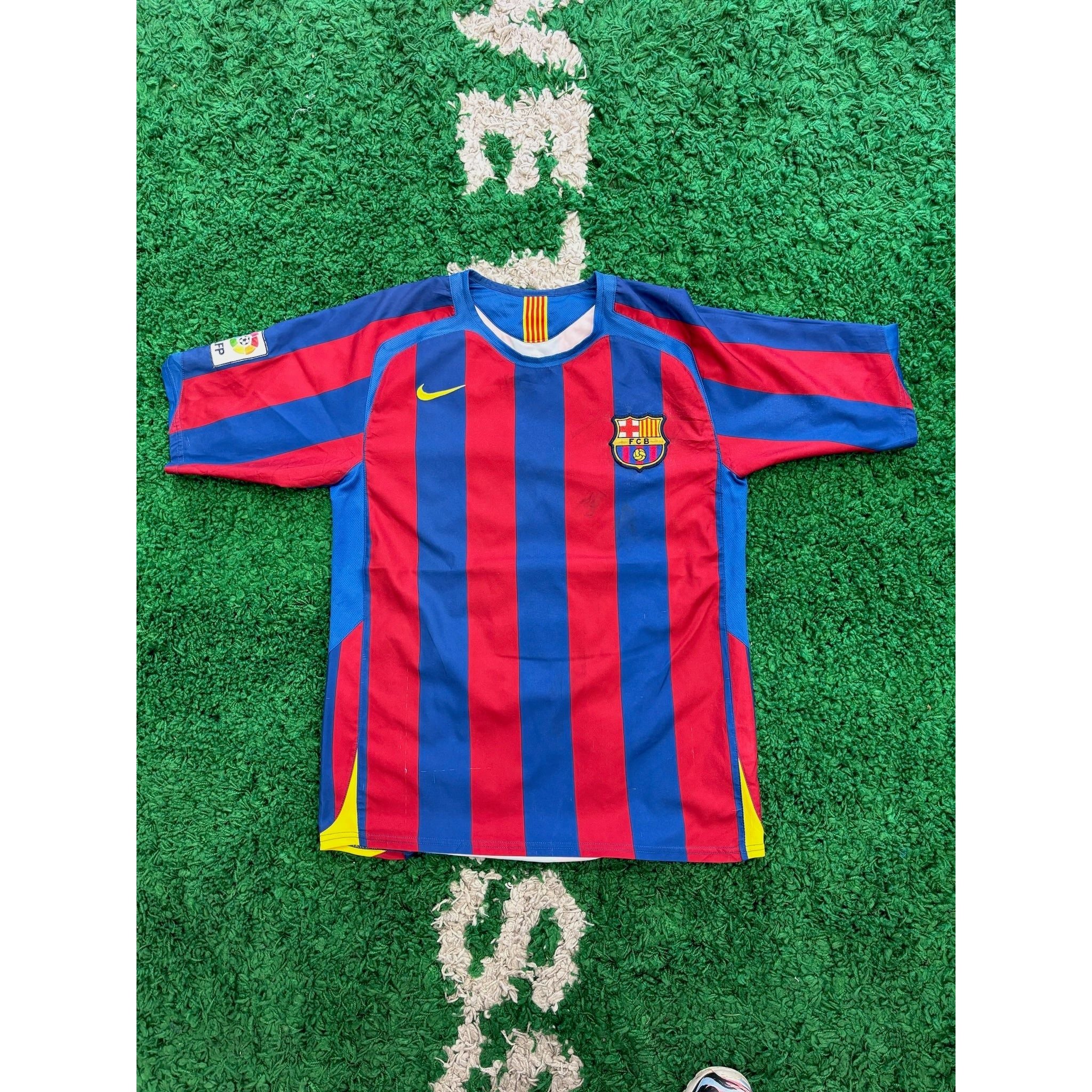 Barcelona Home Shirt 2005-06 M Eto'o #9 7/10 - Image 2