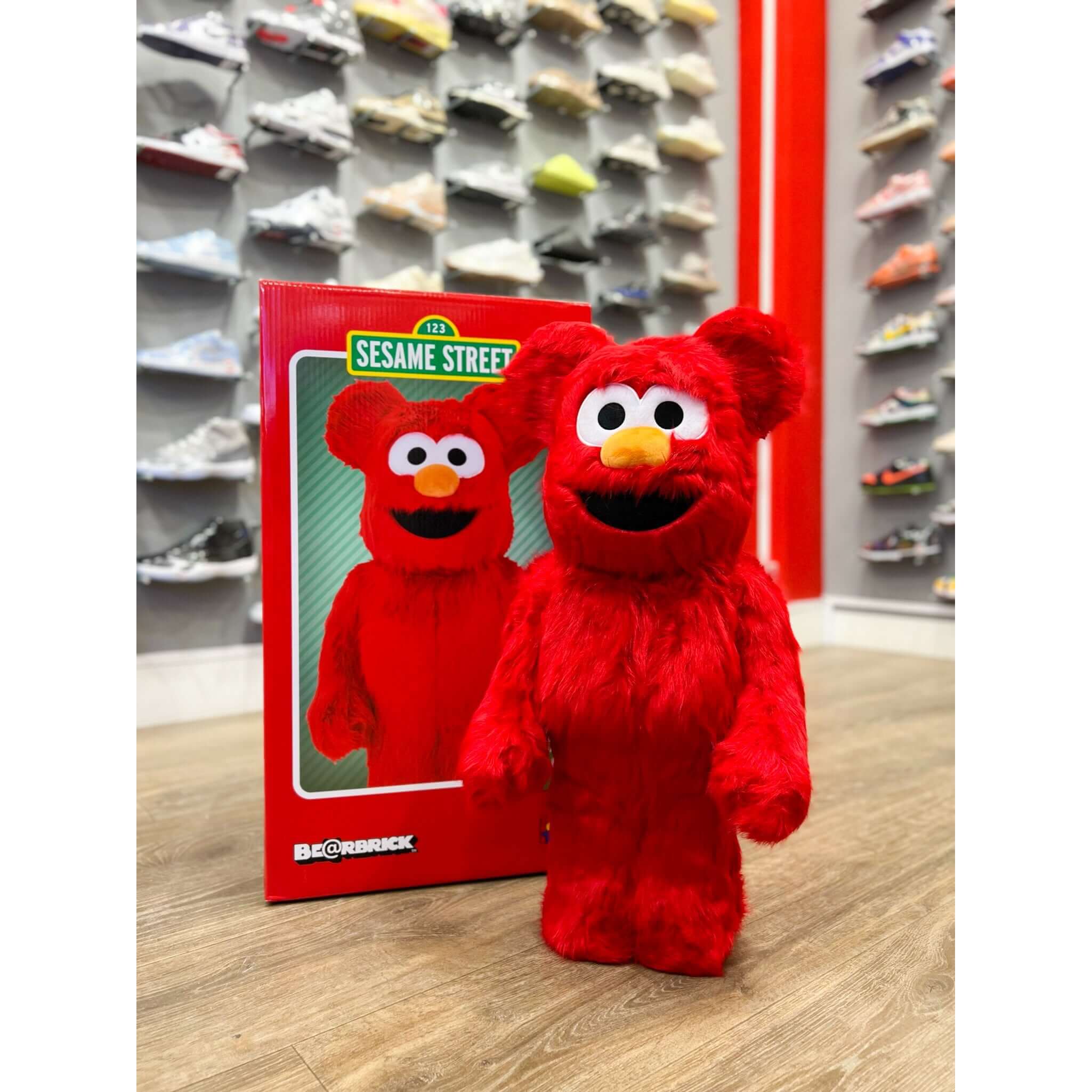 Bearbrick x Sesame Street Elmo Costume Ver. 2 1000% - Image 2