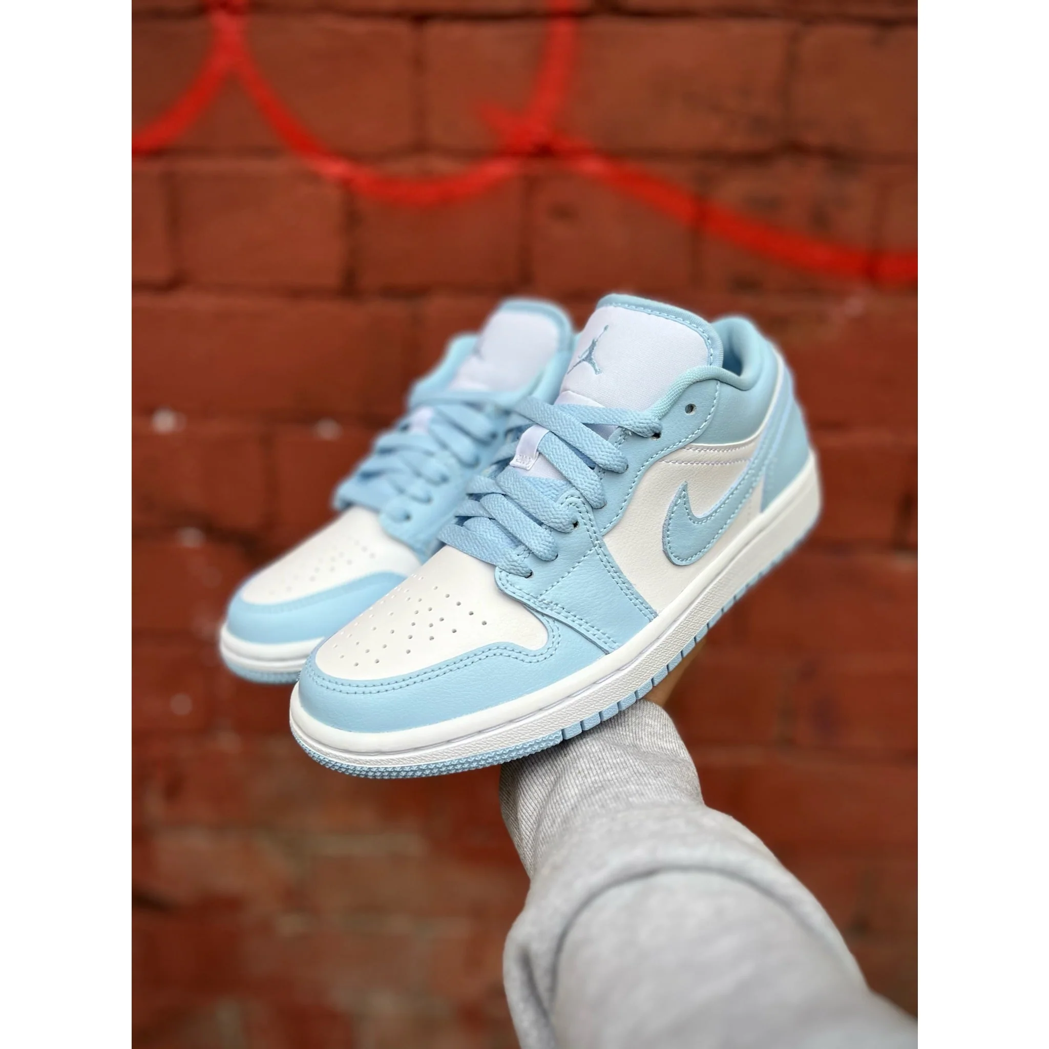 Jordan 1 Low Aluminum (W) - Image 5
