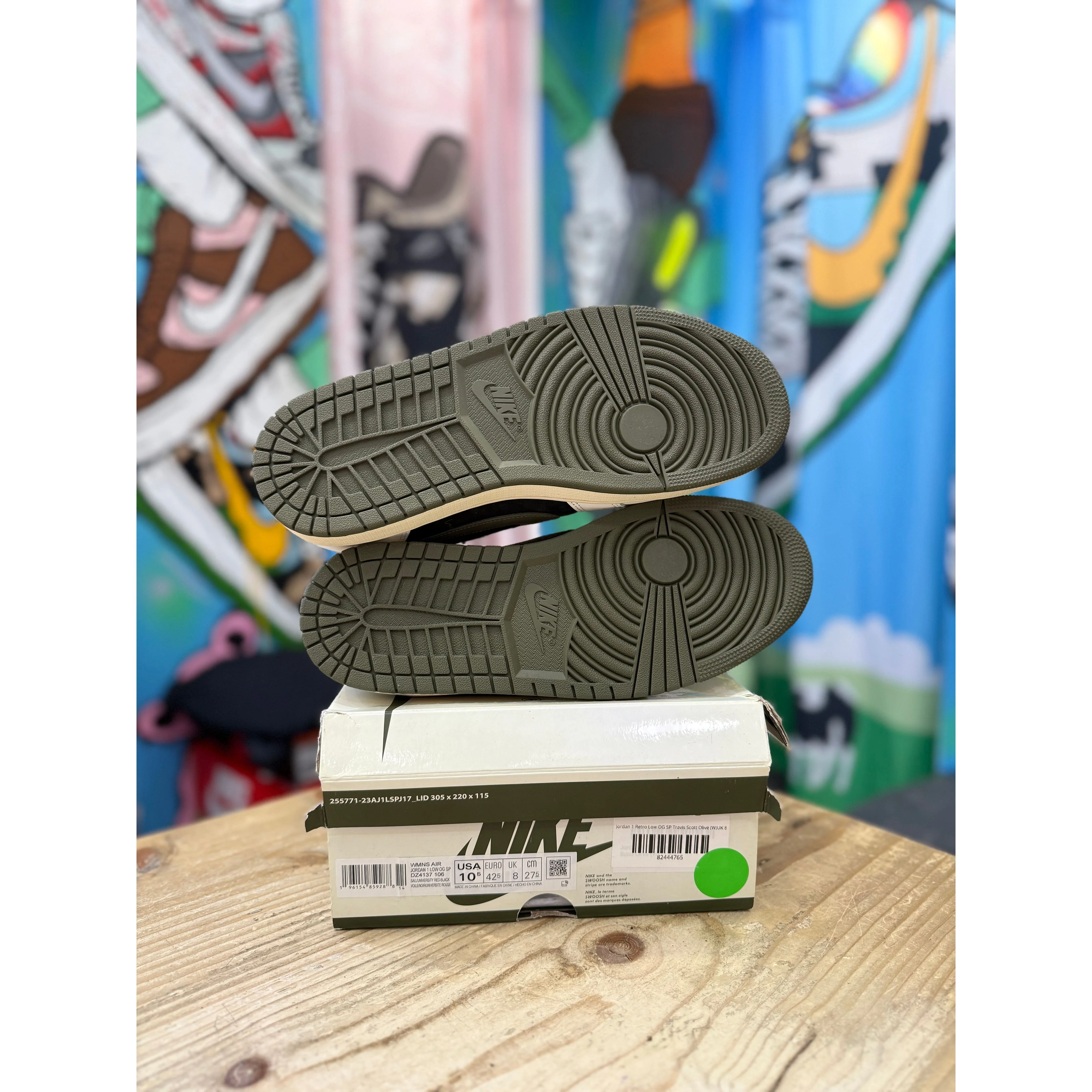 Jordan 1 Low Travis Scott Olive UK 8/8.5 MISMATCH SIZE - Image 3