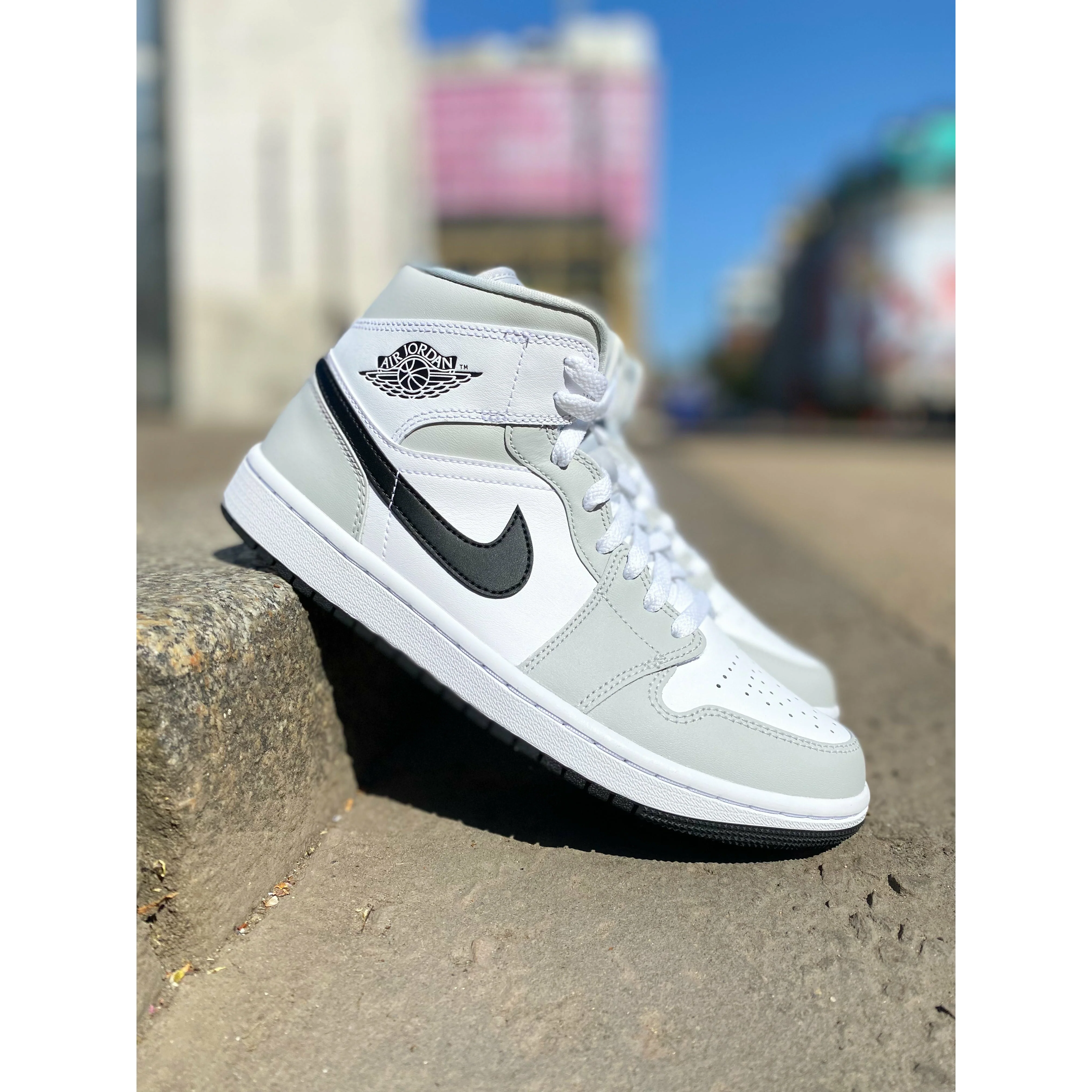 Jordan 1 Mid Light Smoke Grey (W) - Image 2