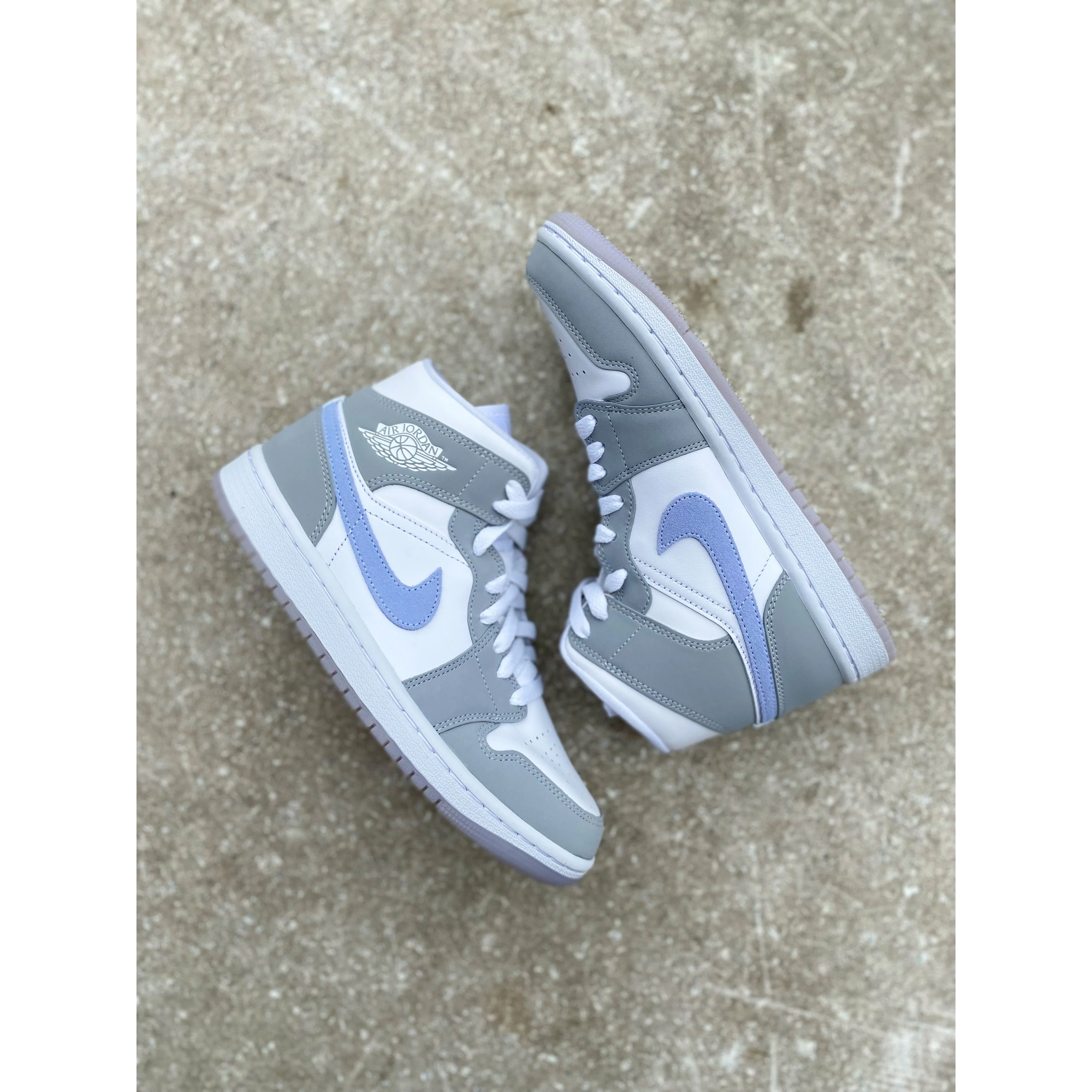Jordan 1 Mid Wolf Grey Aluminum (W) - Image 5