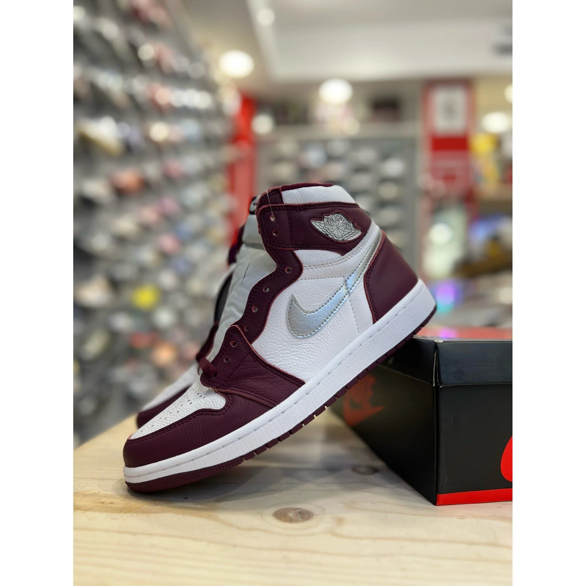Jordan 1 Retro High OG Bordeaux - Image 5