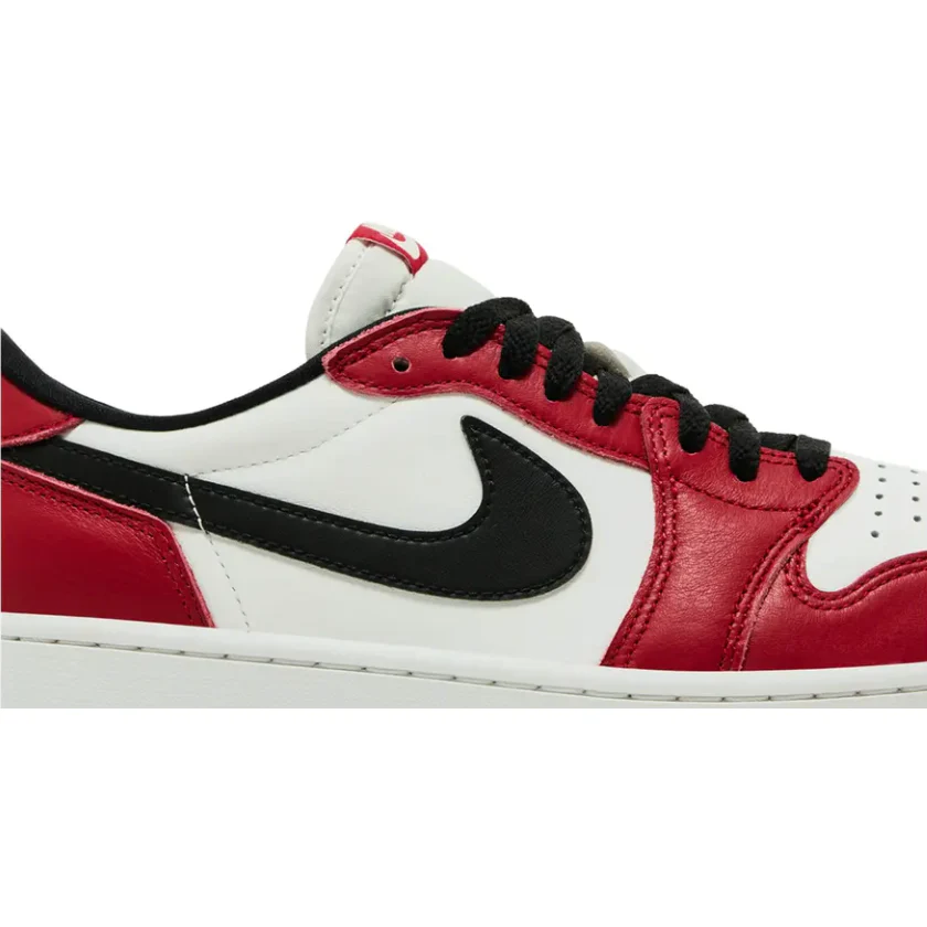 Jordan 1 Retro Low OG Chicago (2025) - Image 4