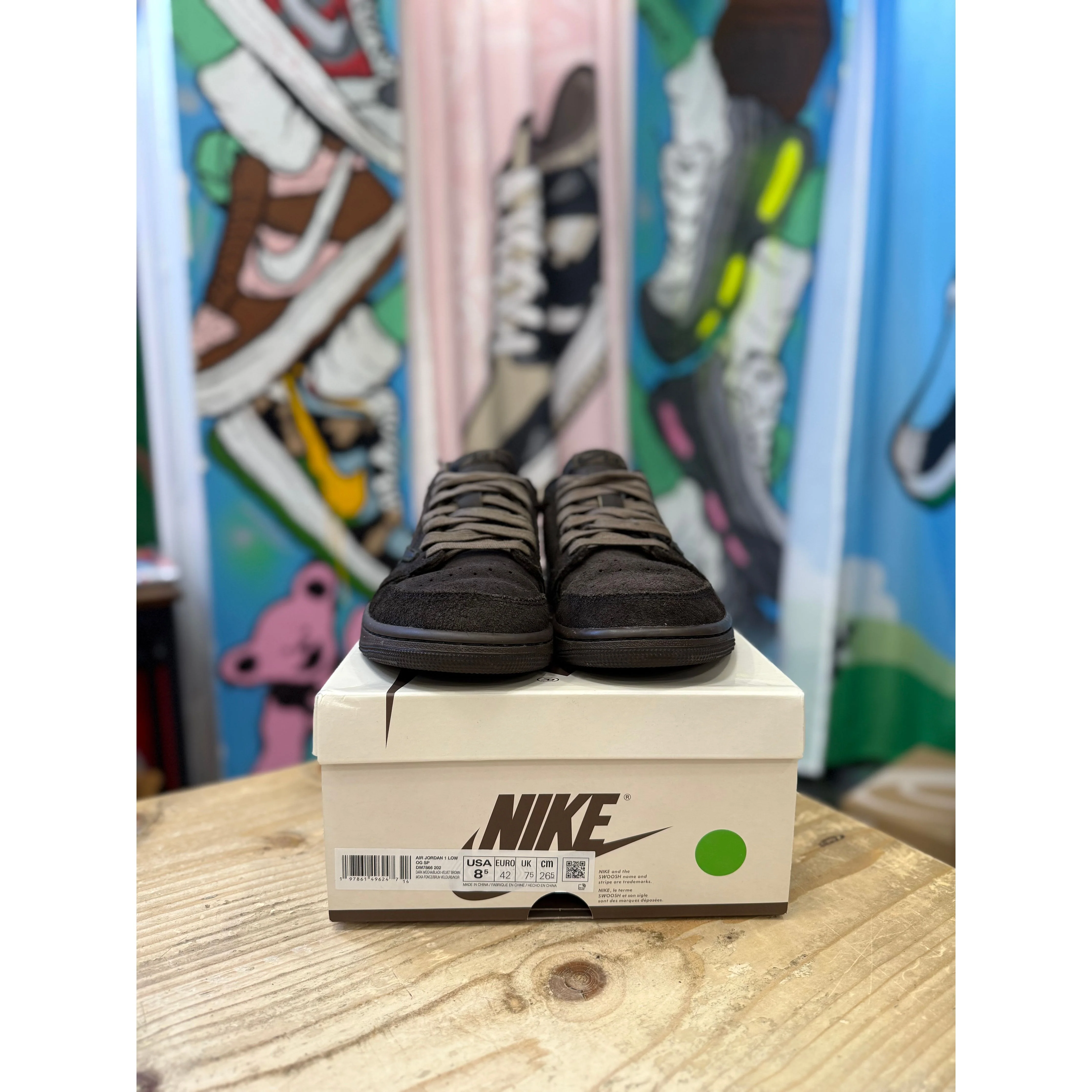 Jordan 1 Retro Low OG SP Travis Scott Velvet Brown UK 7.5 - Image 2