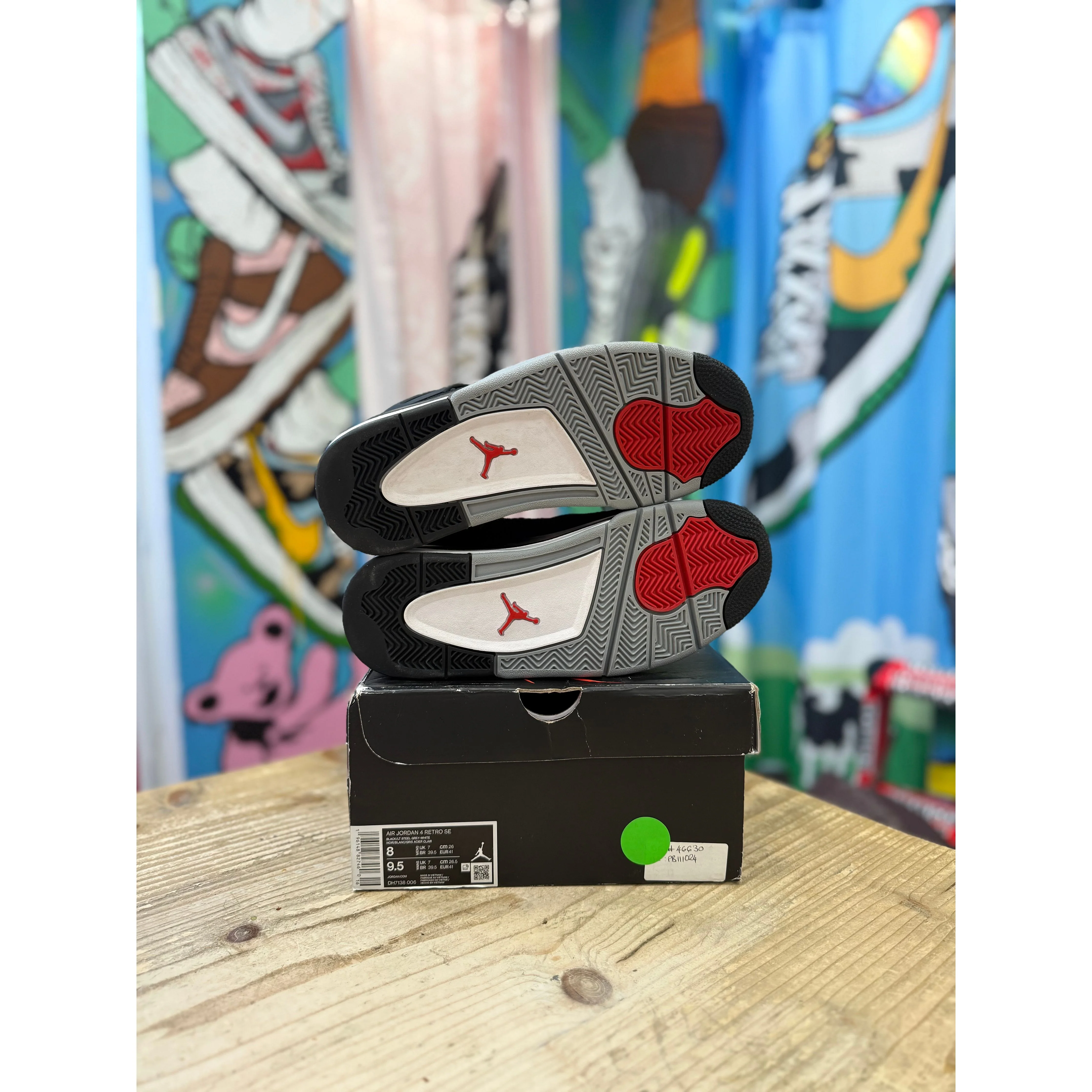Jordan 4 Black Canvas UK 7 - Image 3