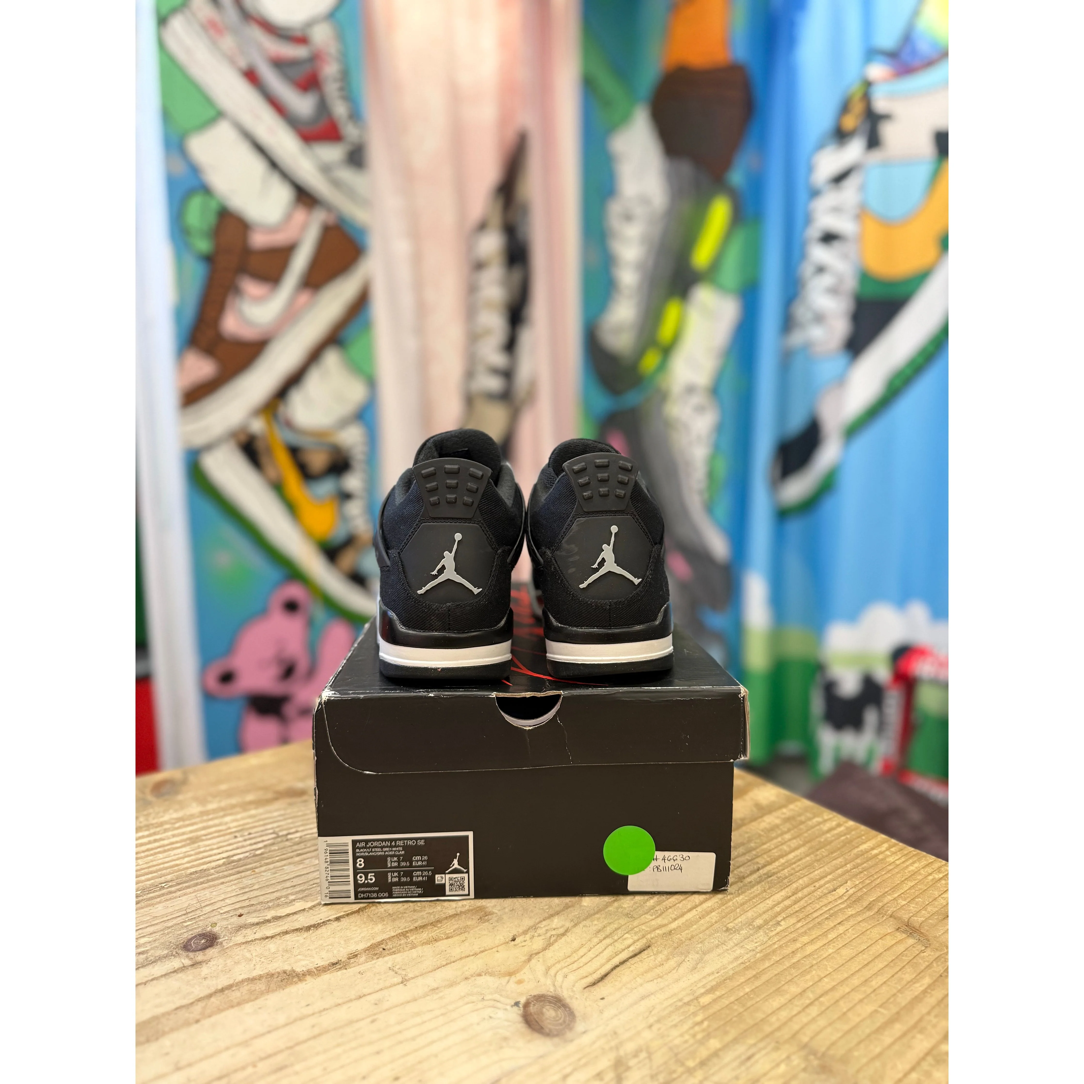 Jordan 4 Black Canvas UK 7 - Image 4