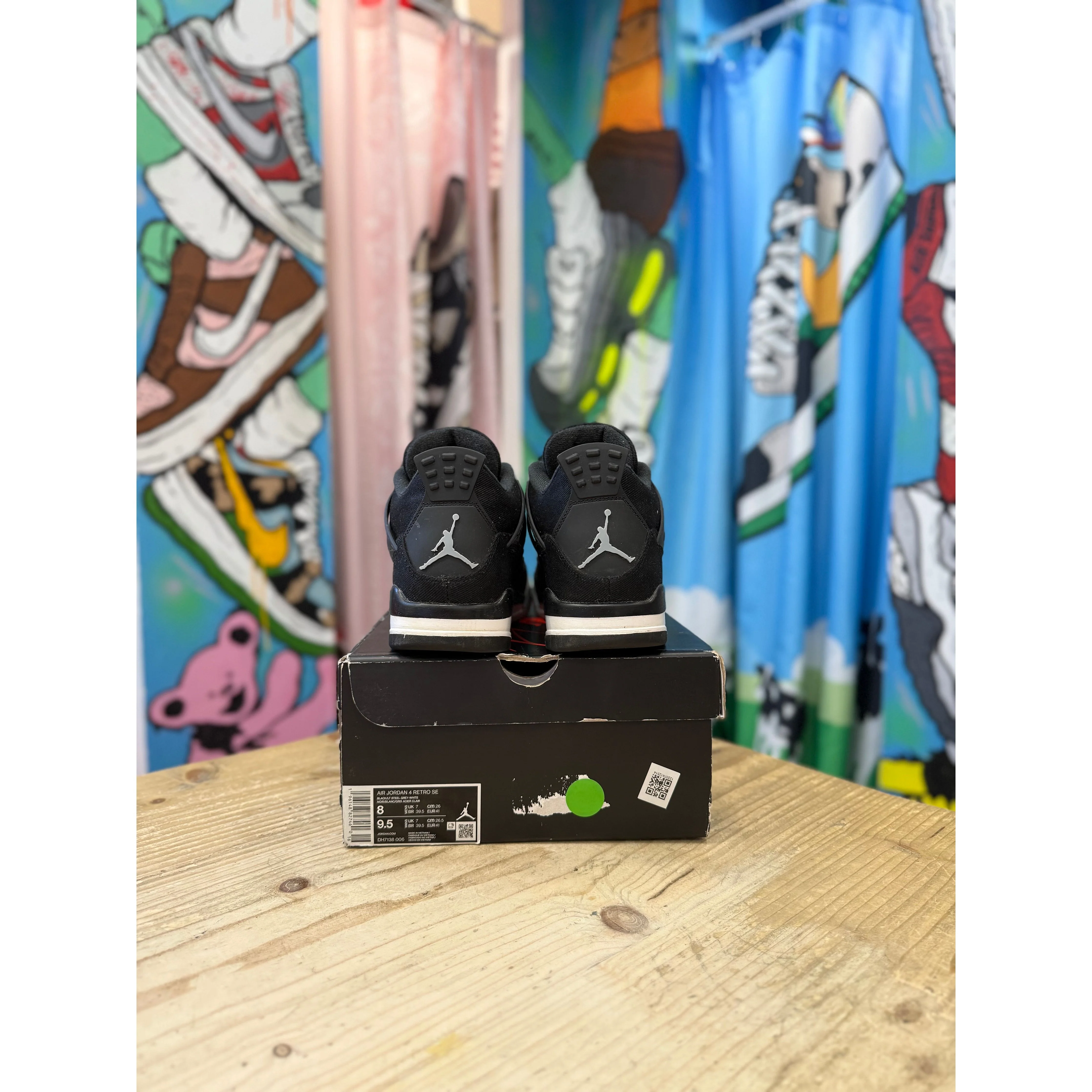 Jordan 4 Black Canvas UK7 - Image 4