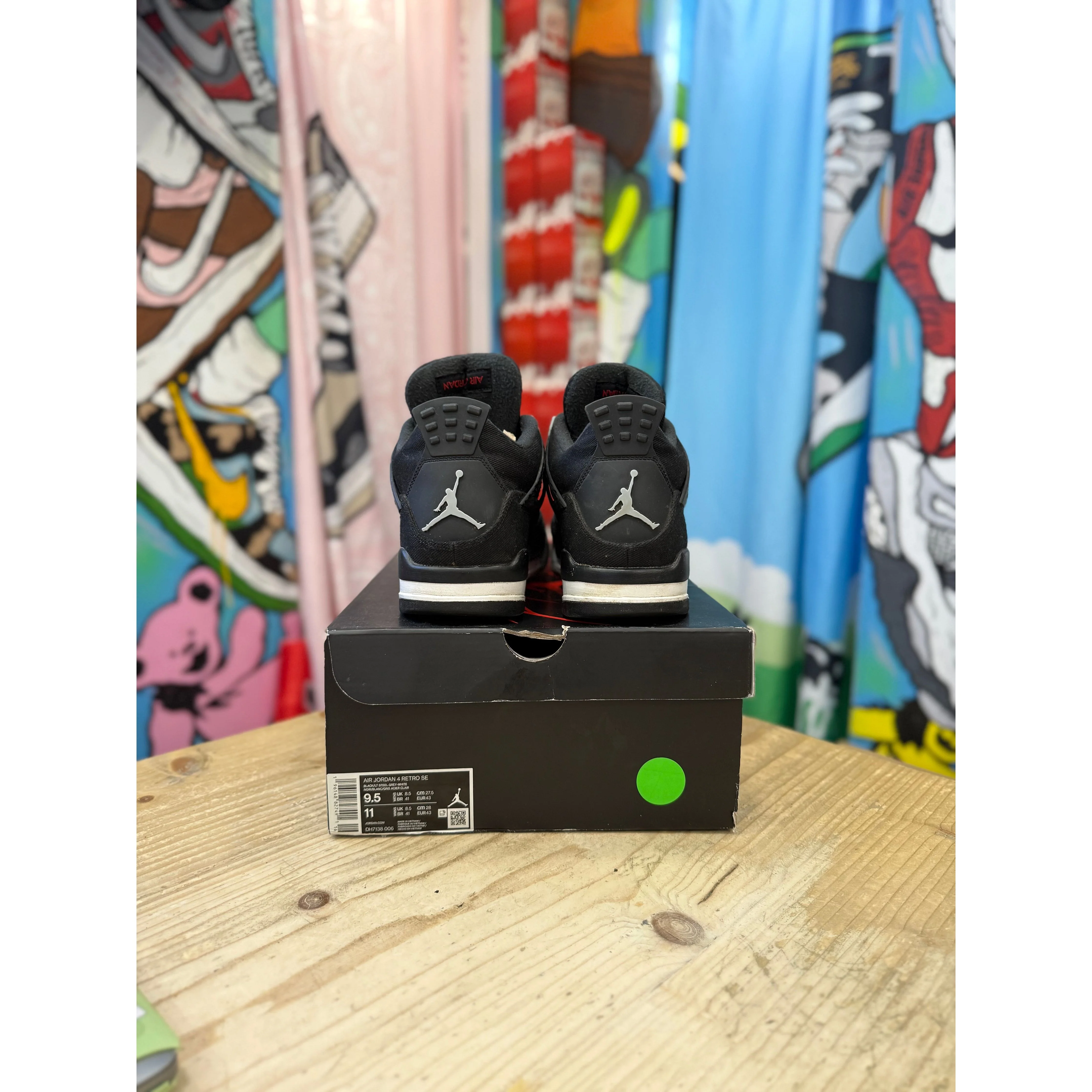 Jordan 4 Black Canvas UK8.5 - Image 4