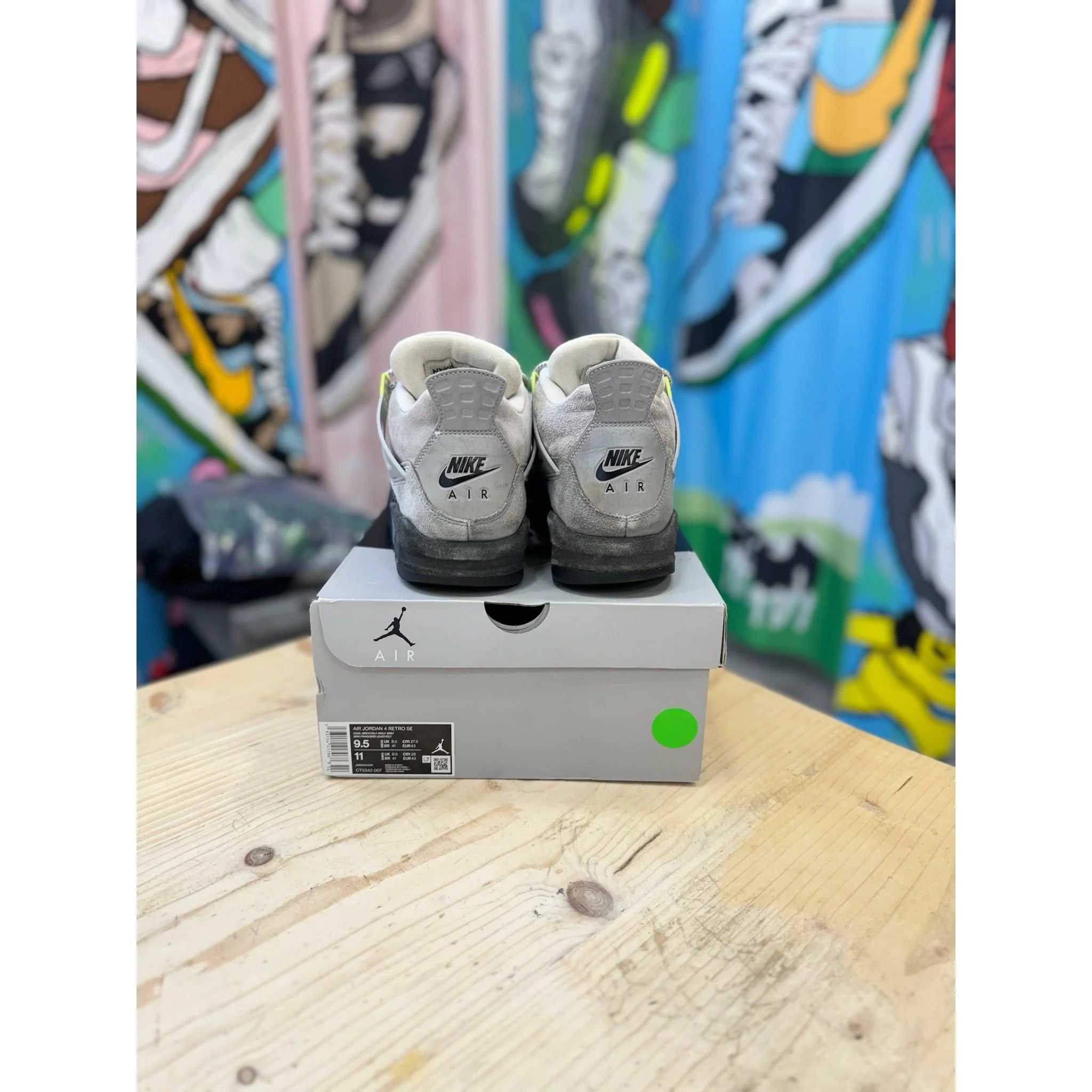 Jordan 4 Neon UK 8.5 - Image 4