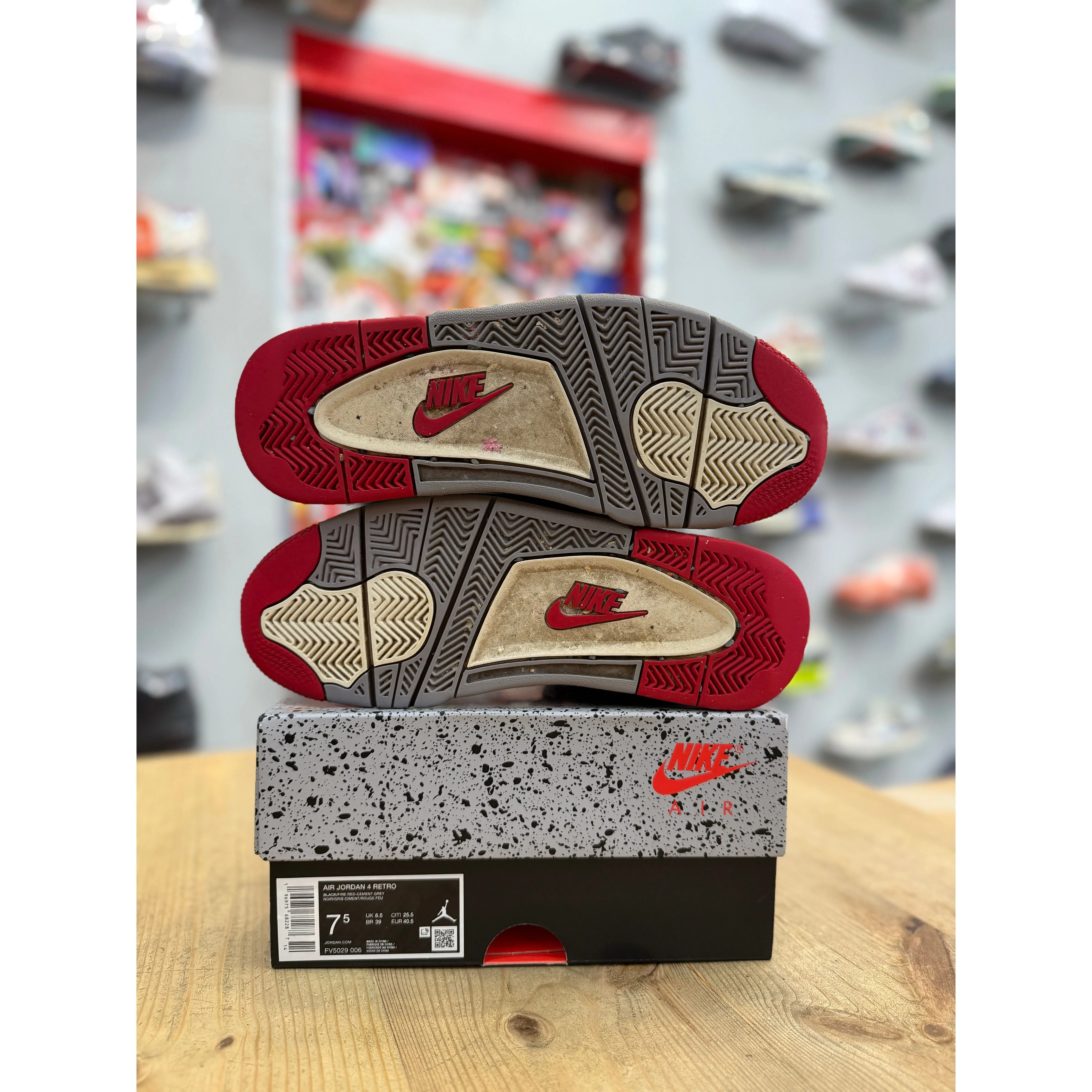 Jordan 4 Retro Bred Reimagined UK 6.5 - Image 4
