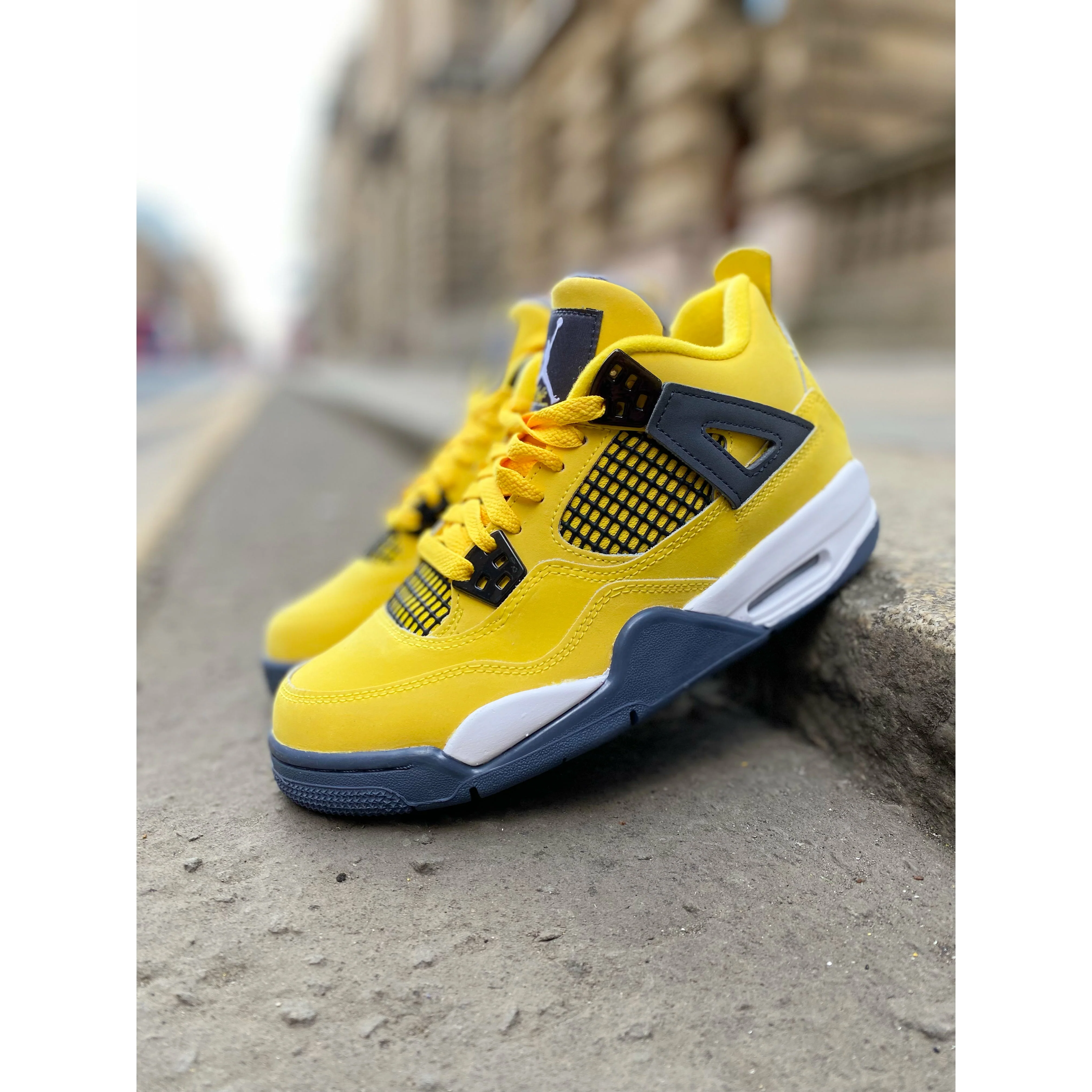 Jordan 4 Retro Lightning GS (2021) - Image 5