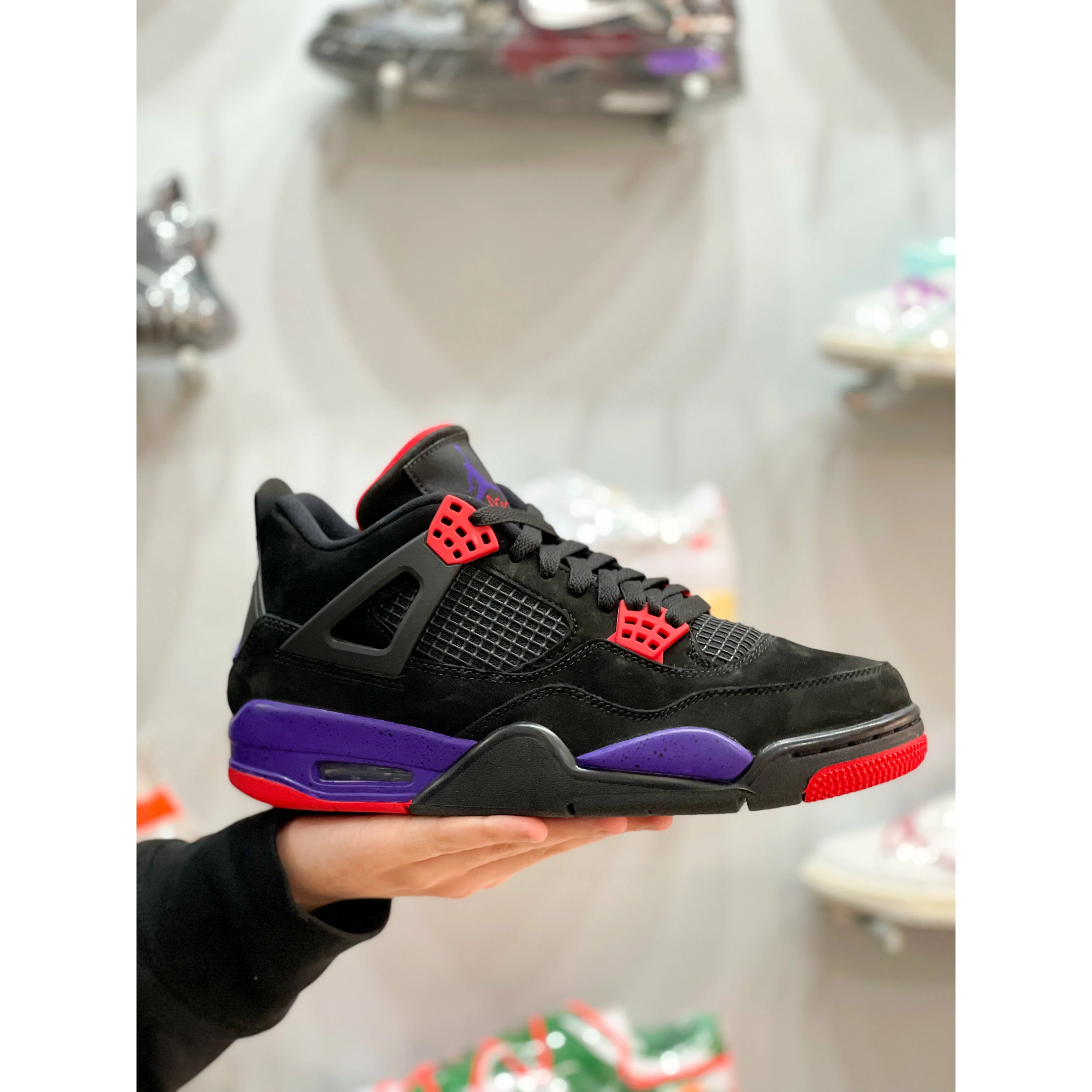Jordan 4 Retro Raptors (2018) - Image 2
