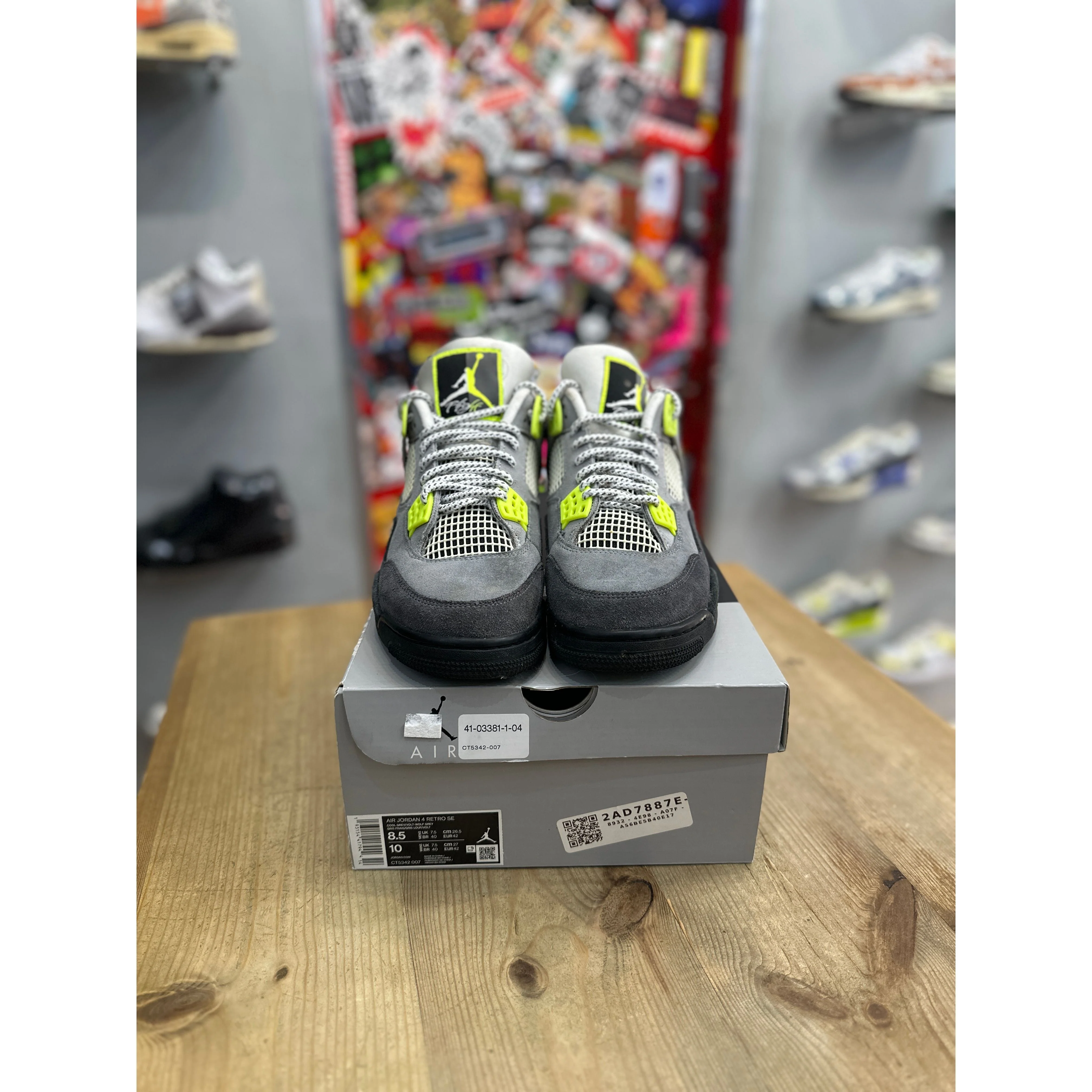 Jordan 4 Retro SE 95 Neon UK 7.5 - Image 2