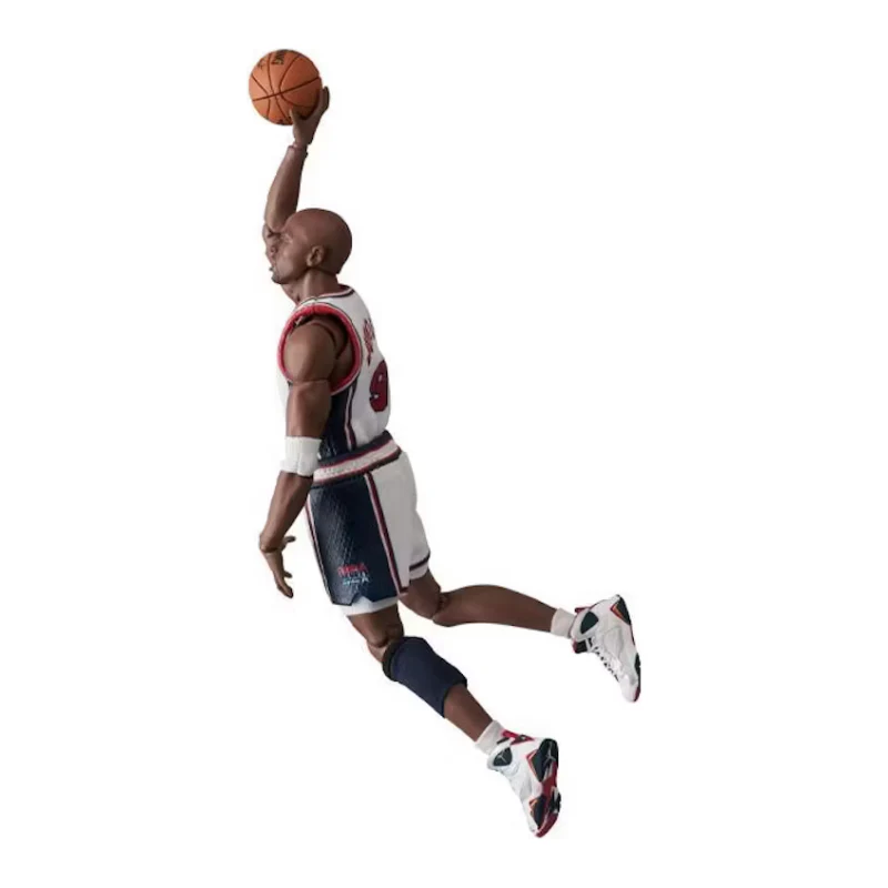 MAFEX Michael Jordan (1992 TEAM USA) Action Figure - Image 3