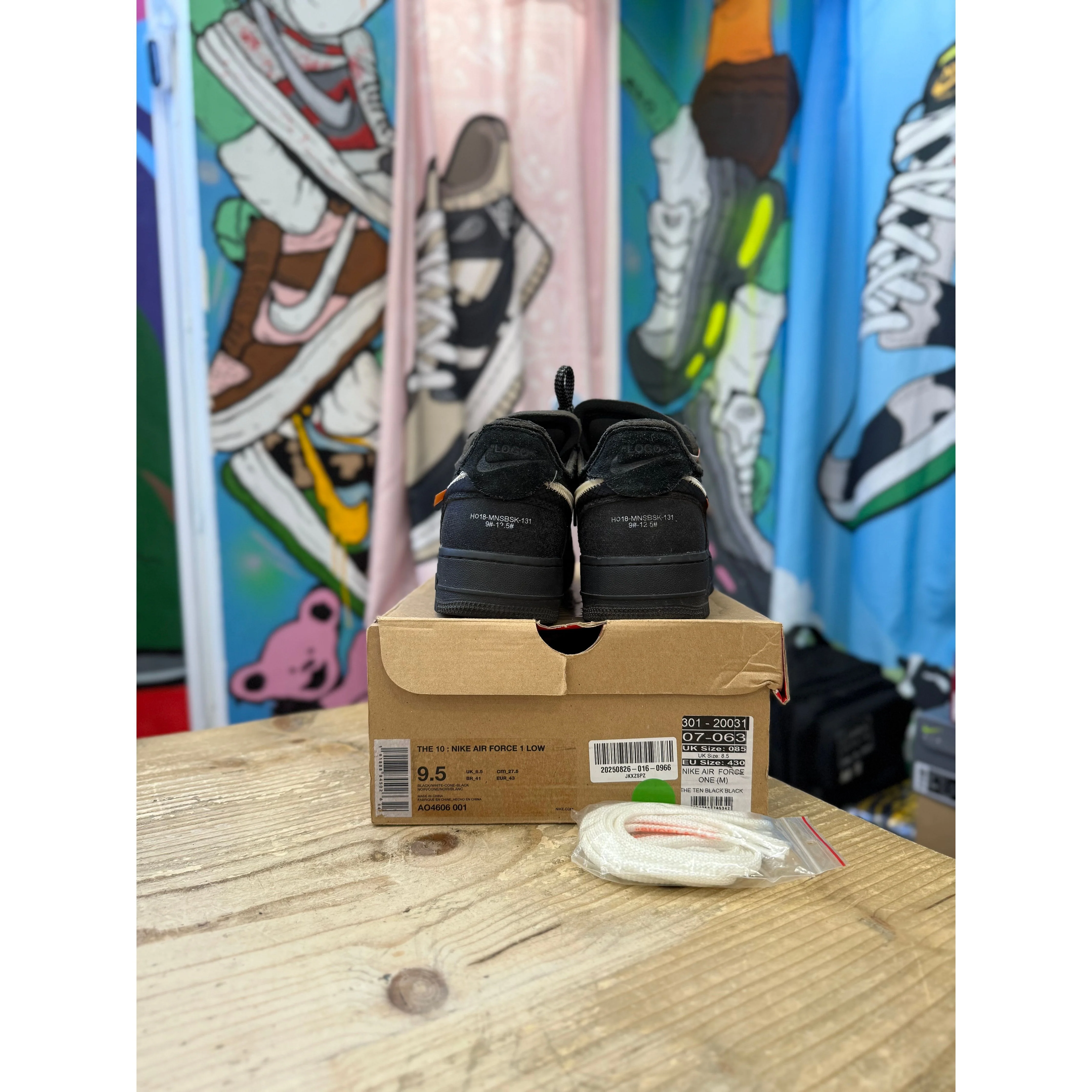 Nike Air Force 1 Low Off-White Black White UK 8.5 - Image 4