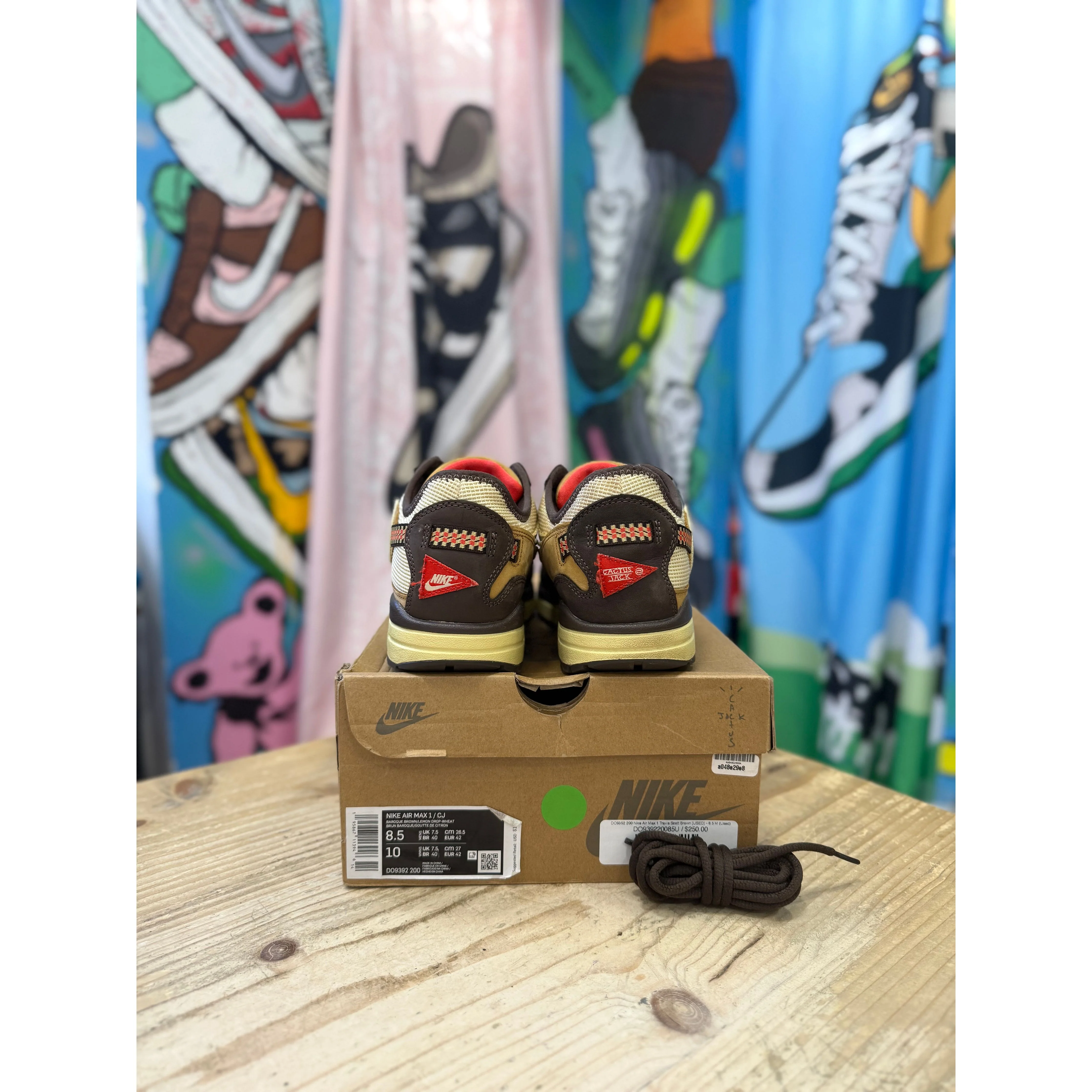 Nike Air Max 1 Travis Scott Baroque Brown UK7.5 - Image 4