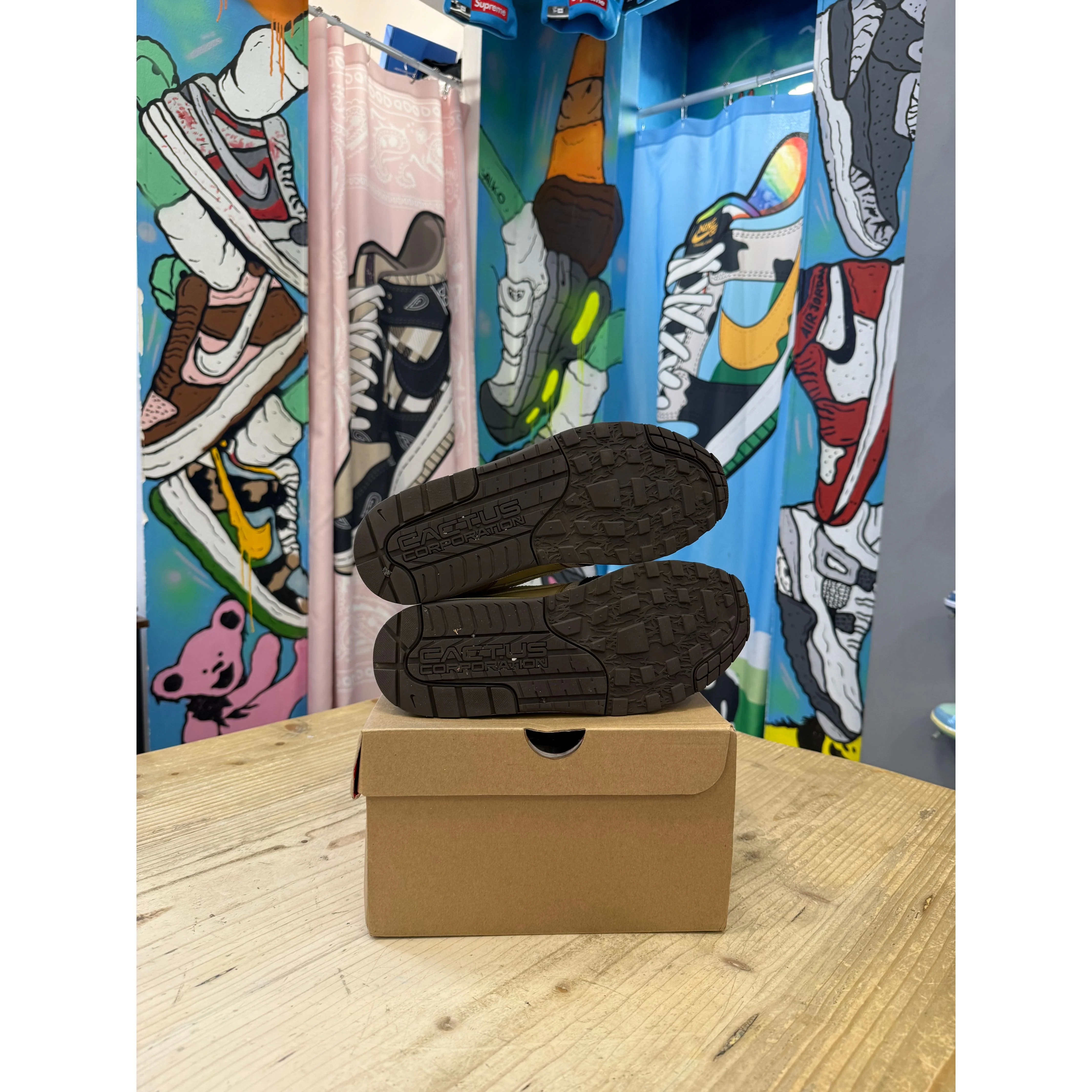 Nike Air Max 1 Travis Scott Cactus Jack Baroque Brown UK 8 - Image 2