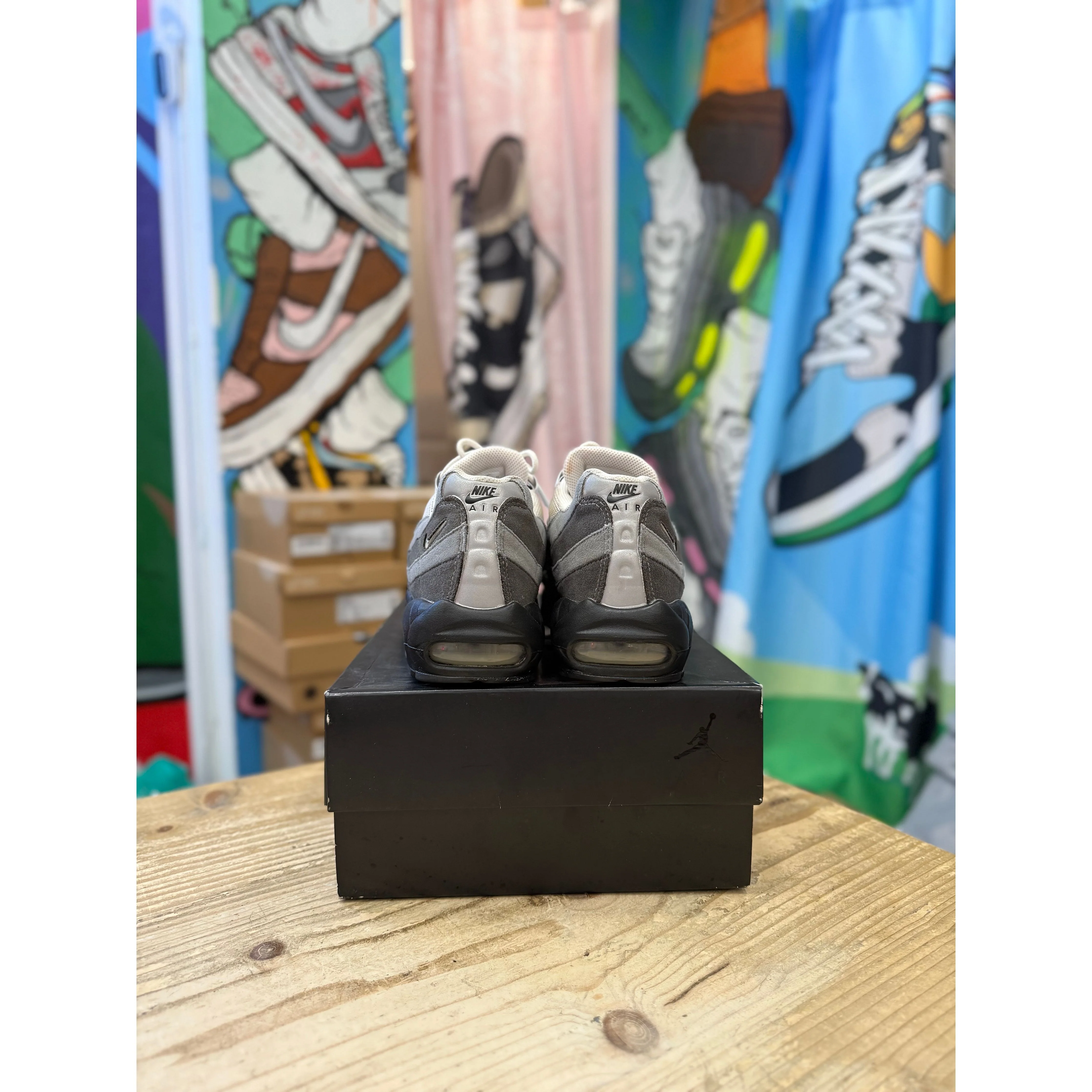 Nike Air Max 95 Grey Jewel UK 8. - Image 4