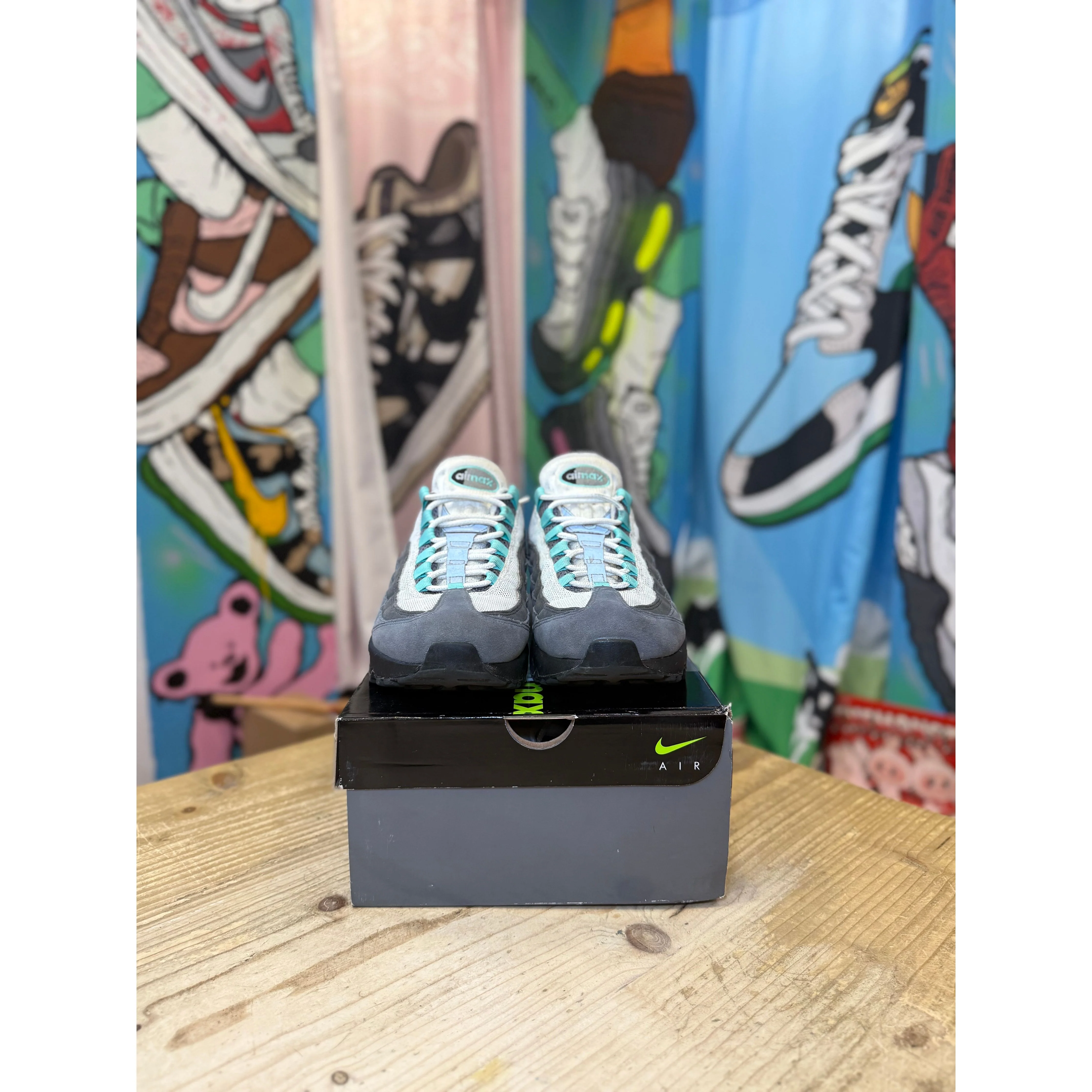 Nike Air Max 95 Hyper Turqouise UK 8.5 - Image 2