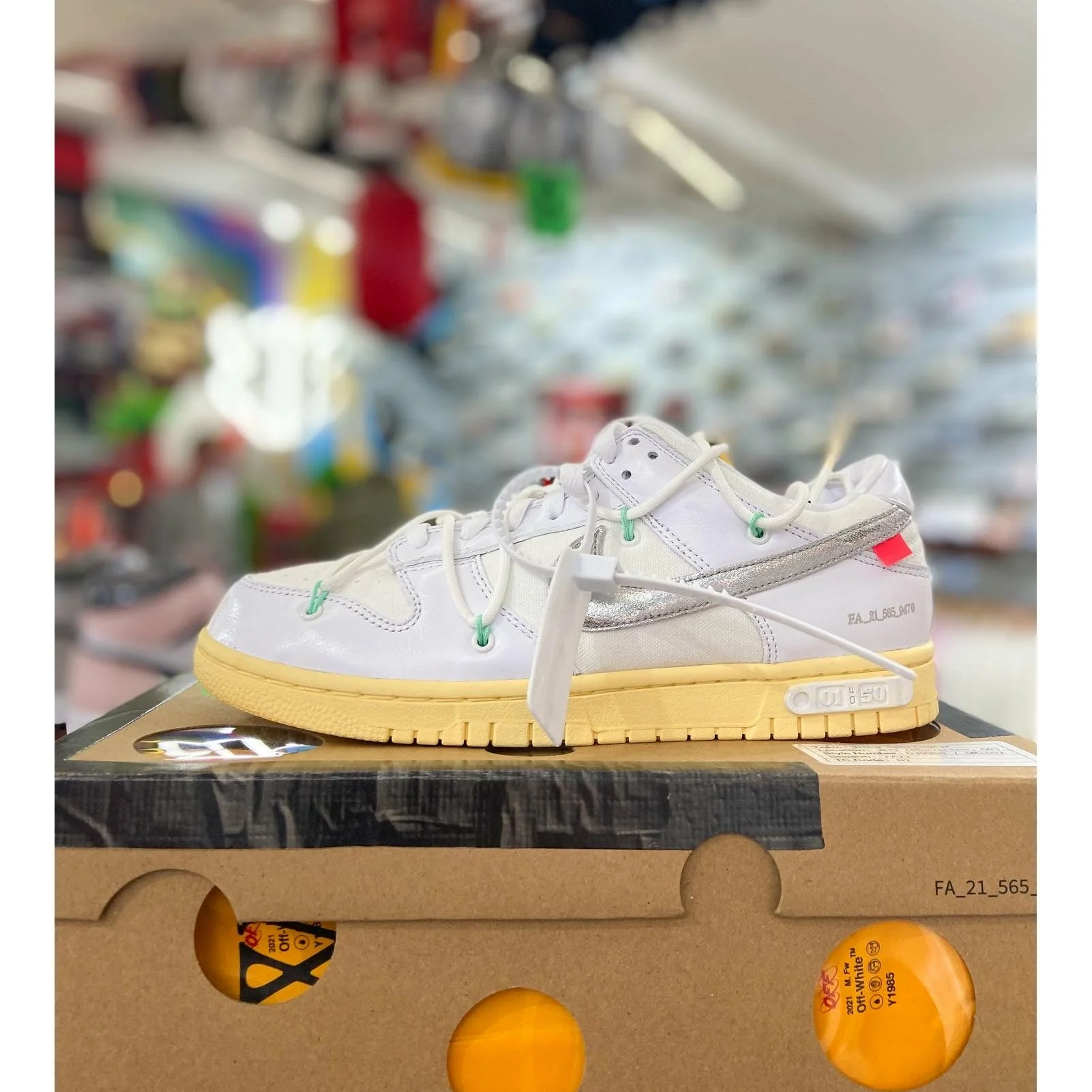 Nike Dunk Low Off-White Lot 1 - Image 4