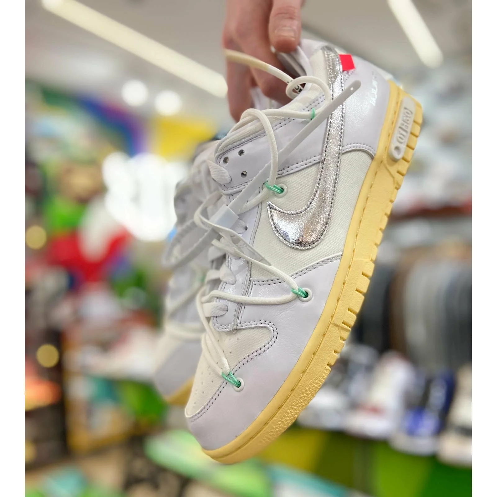 Nike Dunk Low Off-White Lot 1 - Image 5