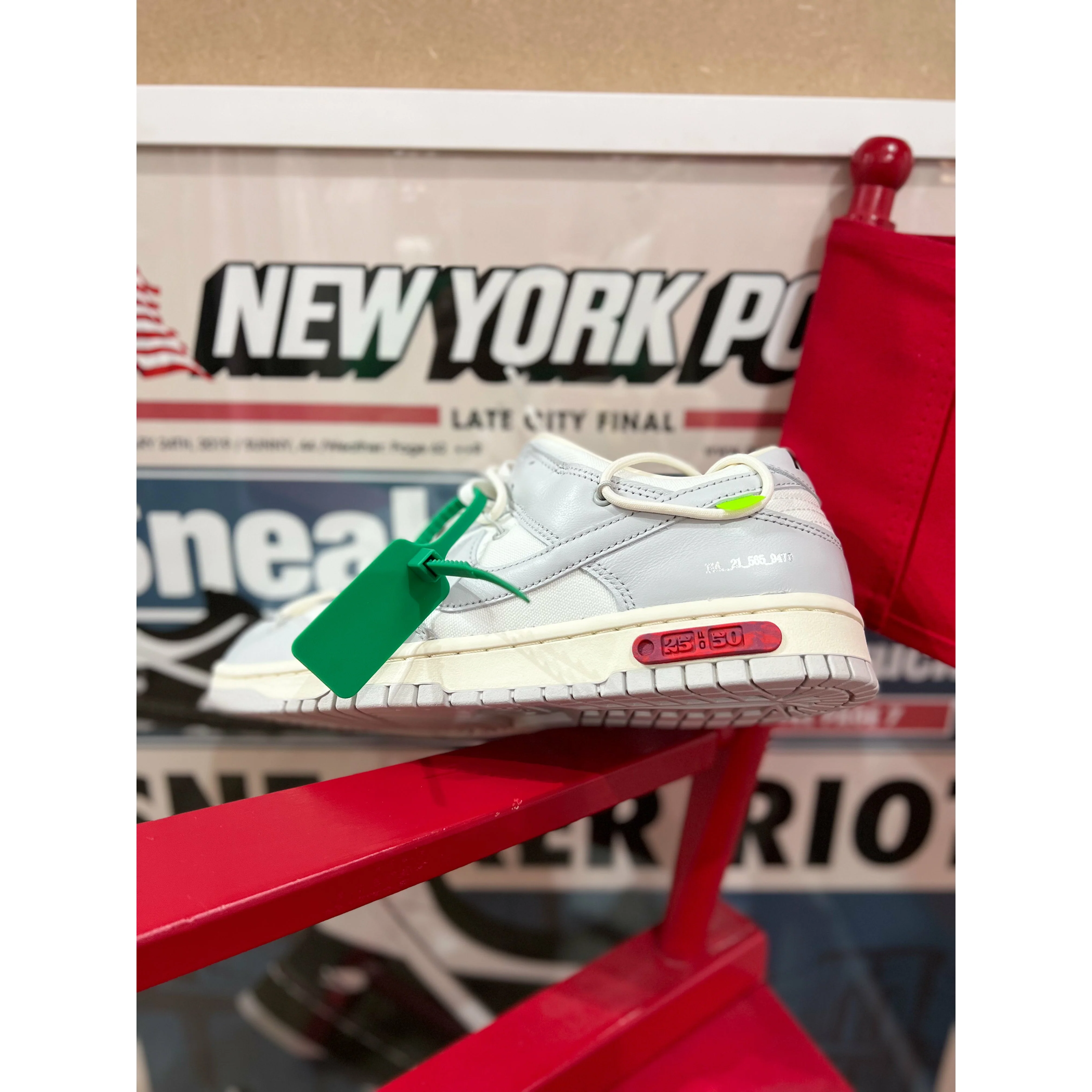 Nike Dunk Low Off-White Lot 25 - Image 5