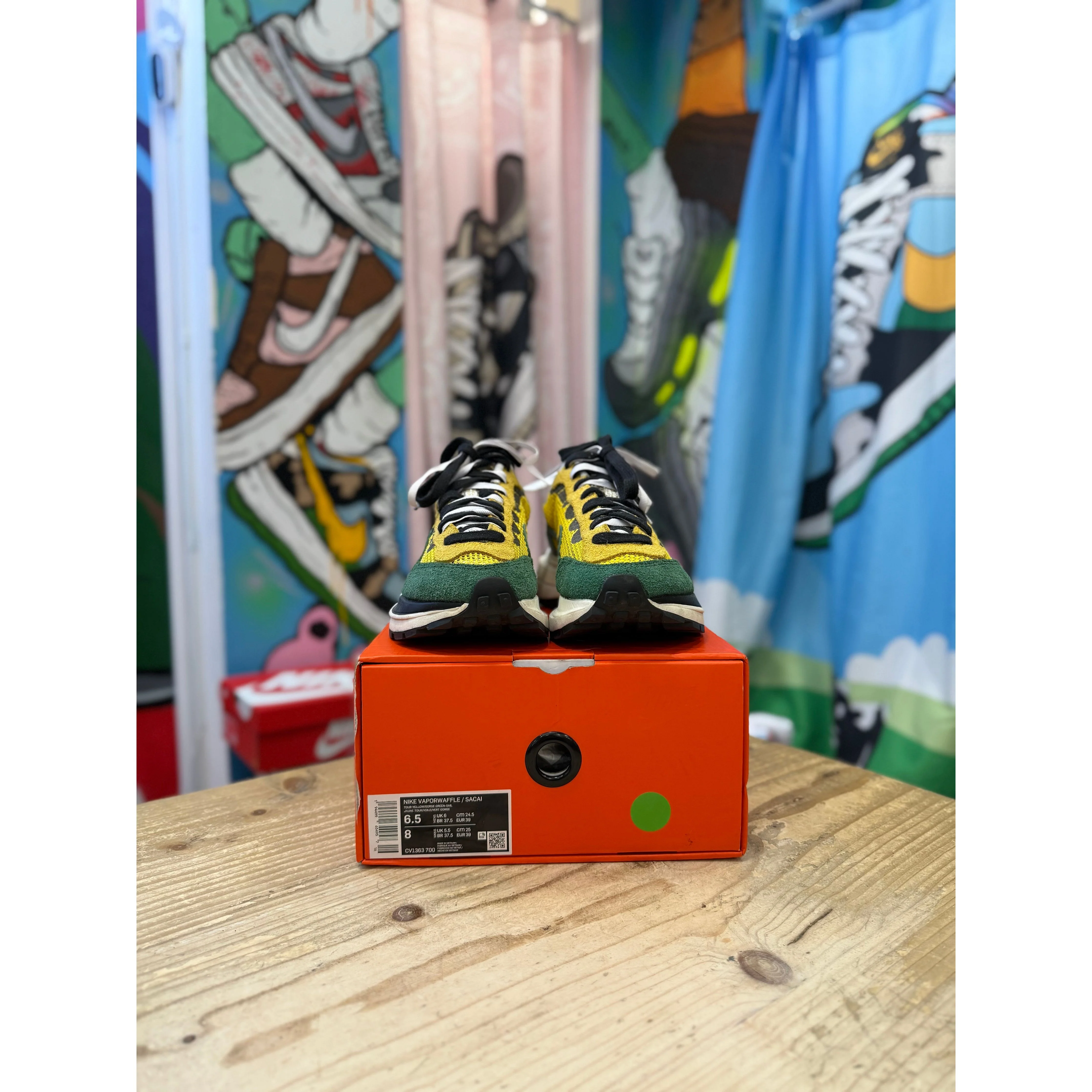 Nike Sacai Vapourwaffle Tour Yellow UK6 - Image 2