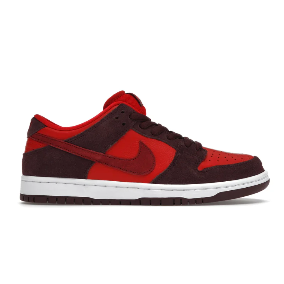 Nike SB Dunk Low Cherry - Image 5