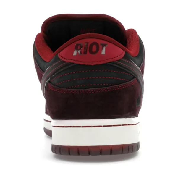 Nike SB Dunk Low Riot Skateshop - Image 4
