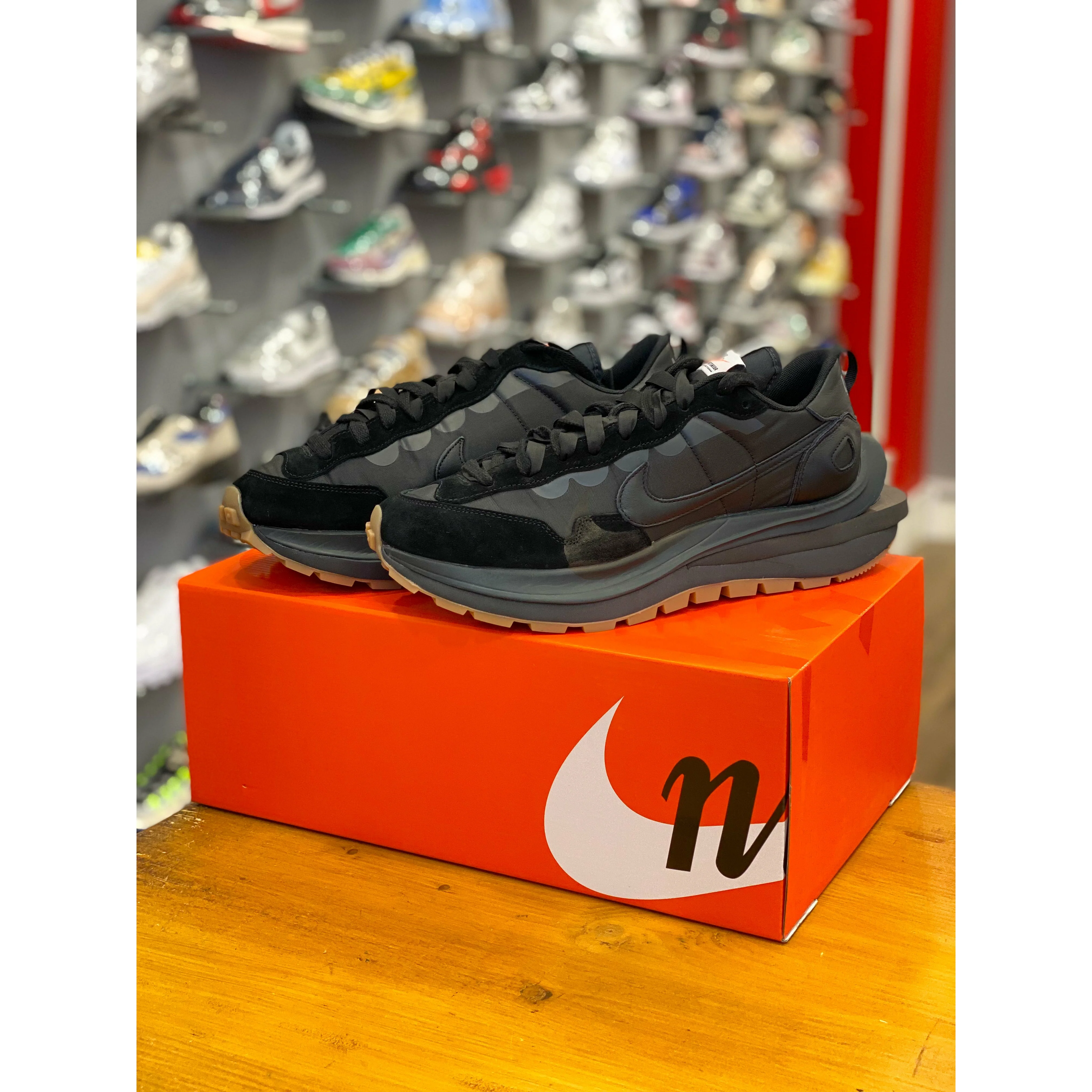 Nike Vaporwaffle Sacai Black Gum - Image 5