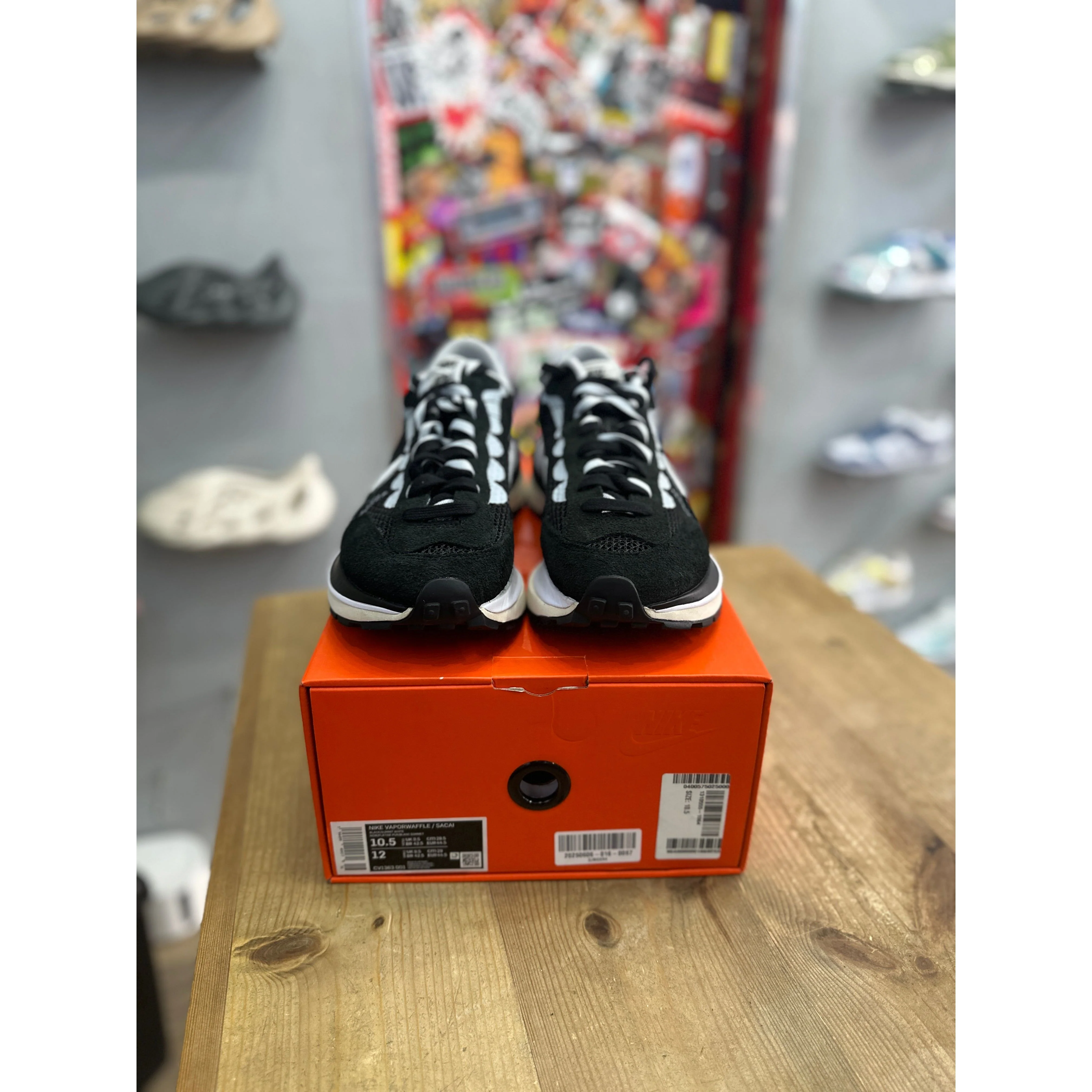 Nike Vaporwaffle sacai Black White UK 9.5. - Image 2