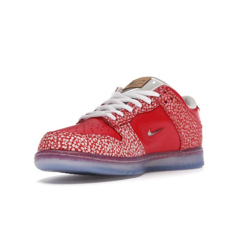 Nike Dunk SB Low Stingwater Magic Mushroom - Image 3
