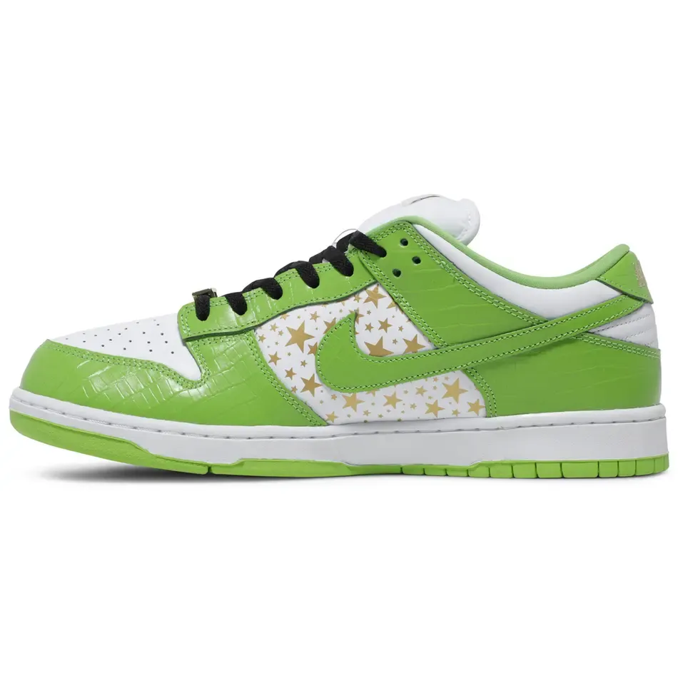 Nike SB Dunk Low Supreme Stars Mean Green (2021) - Image 2