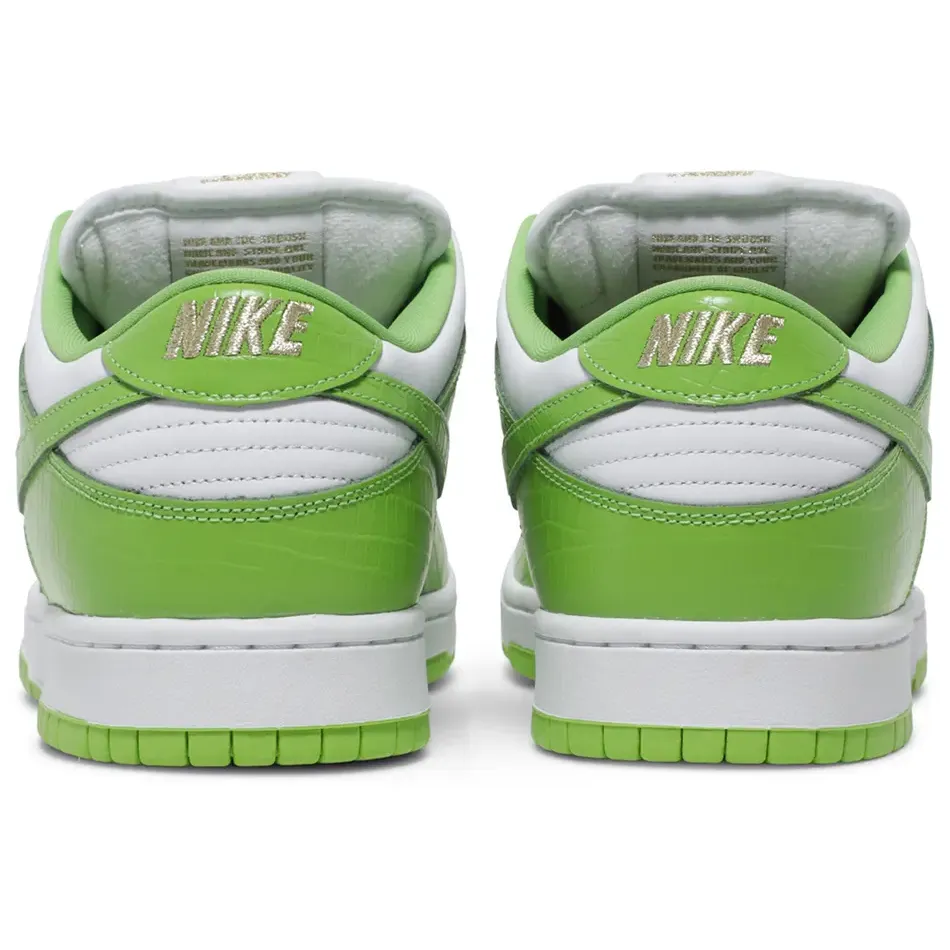 Nike SB Dunk Low Supreme Stars Mean Green (2021) - Image 3