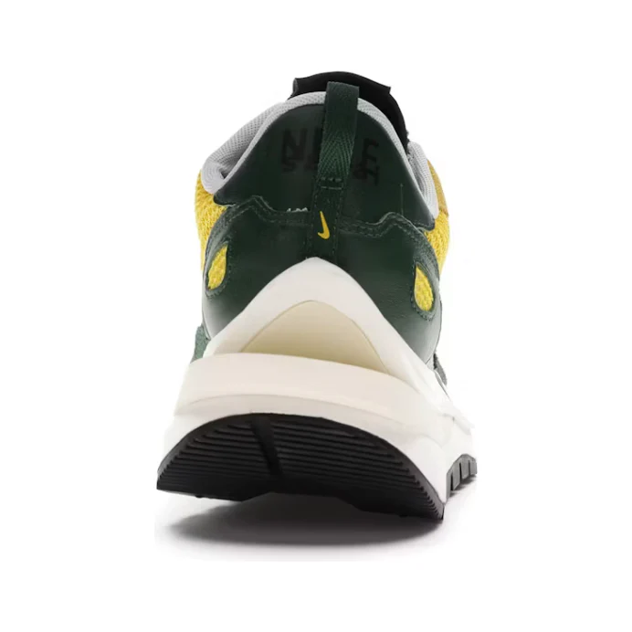 Nike Vaporwaffle sacai Tour Yellow Stadium Green - Image 4