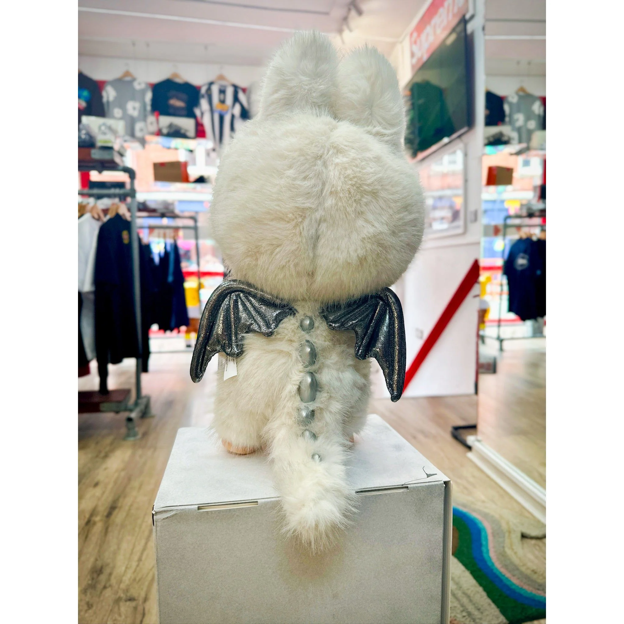 Pop Mart The Monsters Labubu Zimomo Angel in Clouds Figure + Tote Bag - Image 2