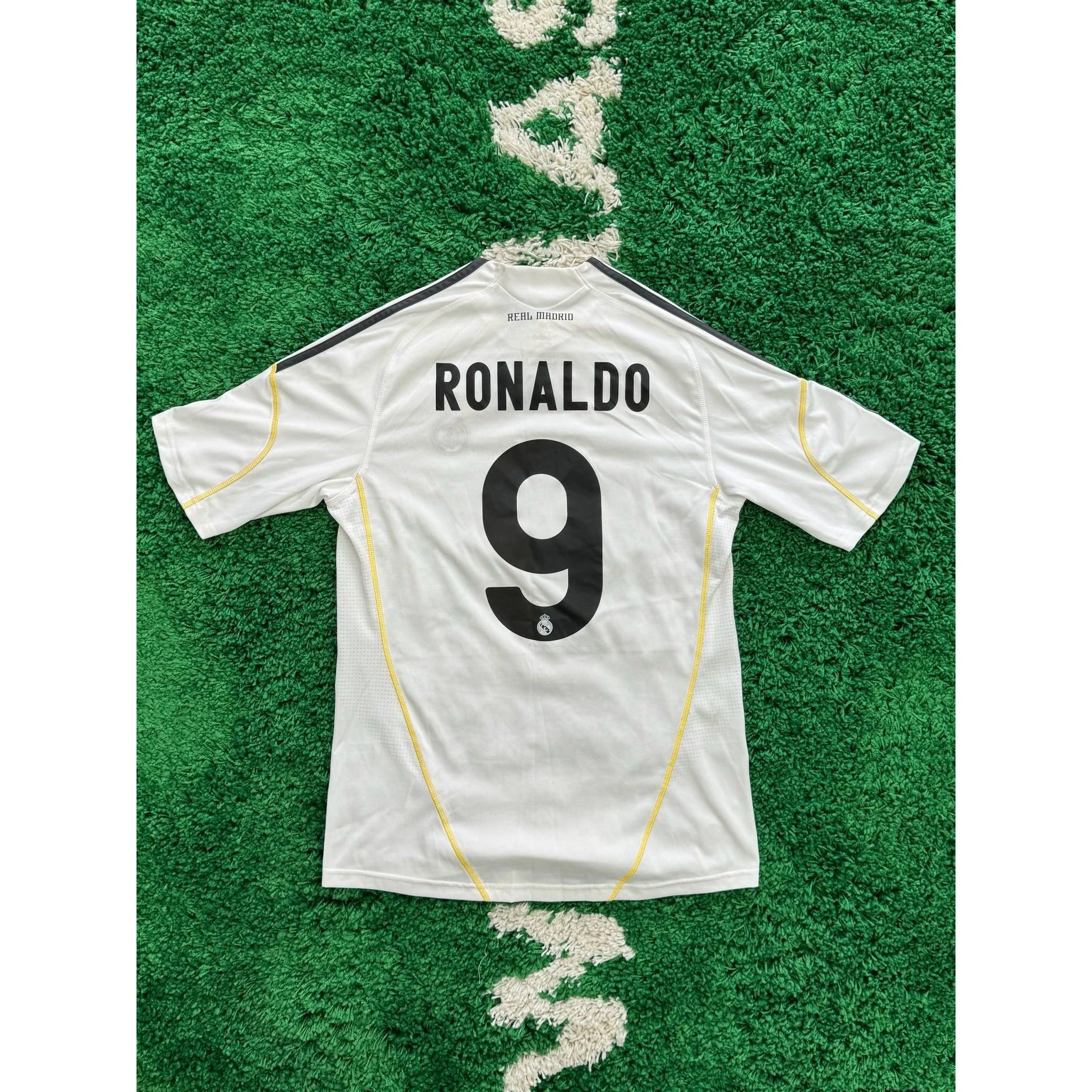 Real Madrid Home Shirt 2009-2010 Ronaldo #9 M - Image 2