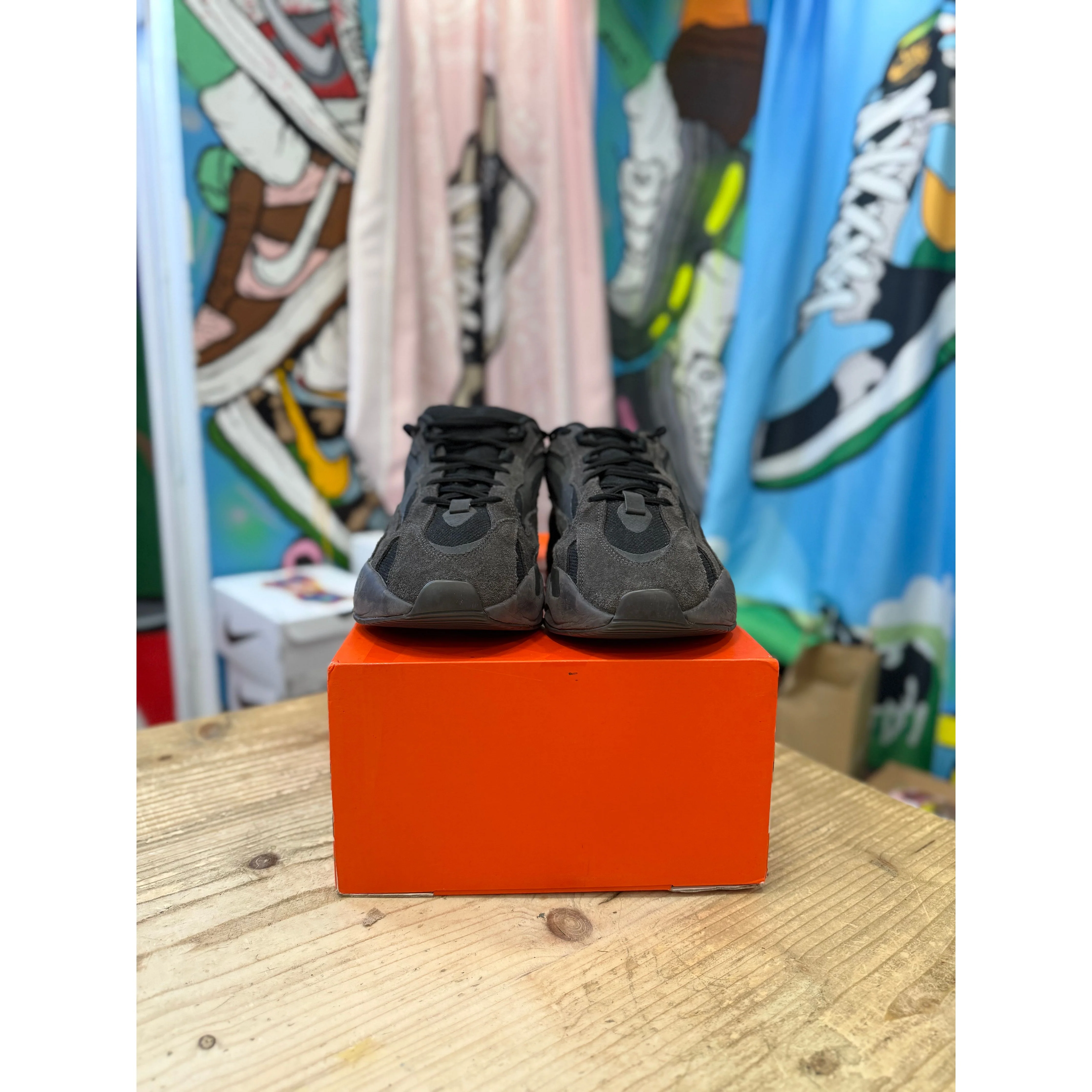 Yeezy 700 Vanta UK 13 - Image 2