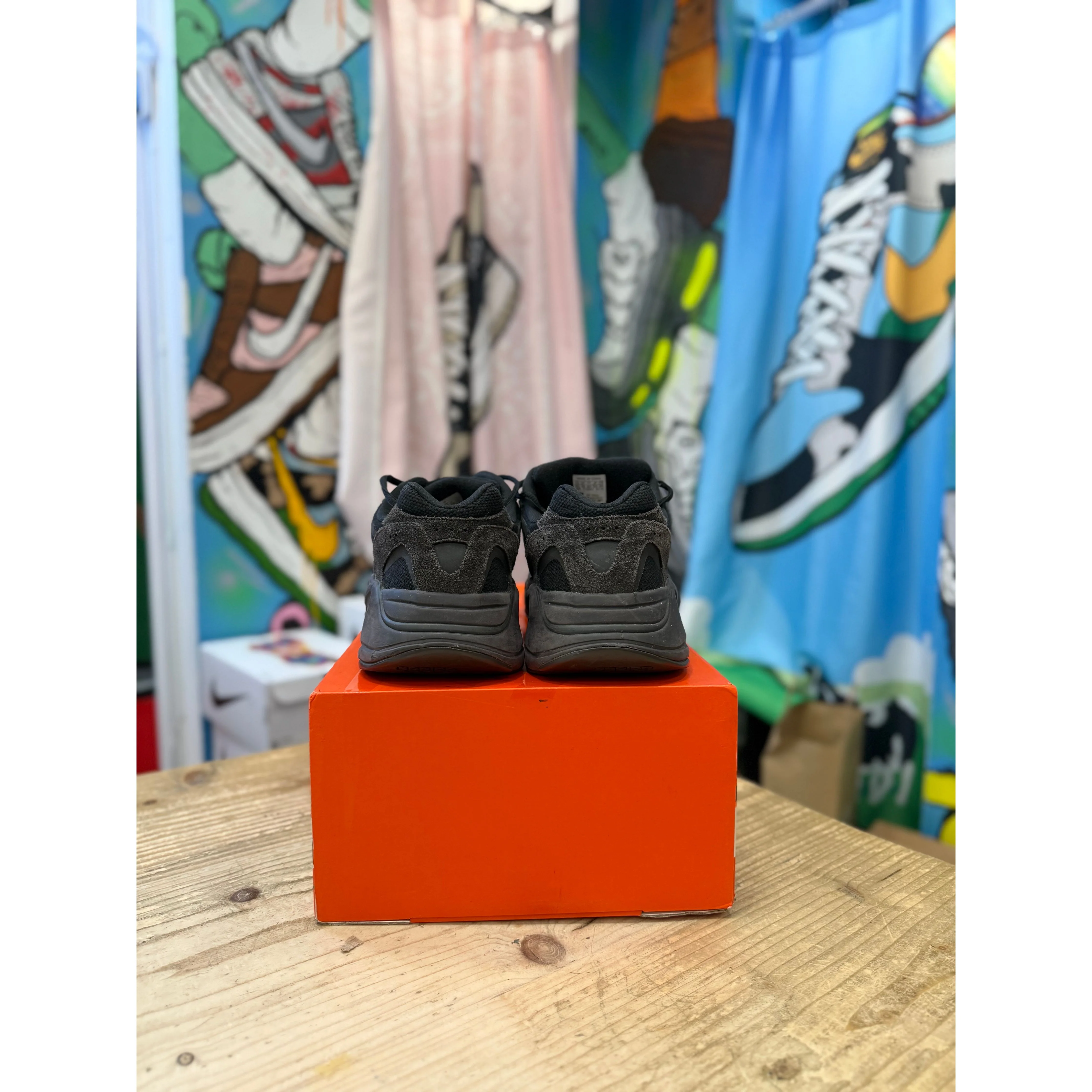 Yeezy 700 Vanta UK 13 - Image 4
