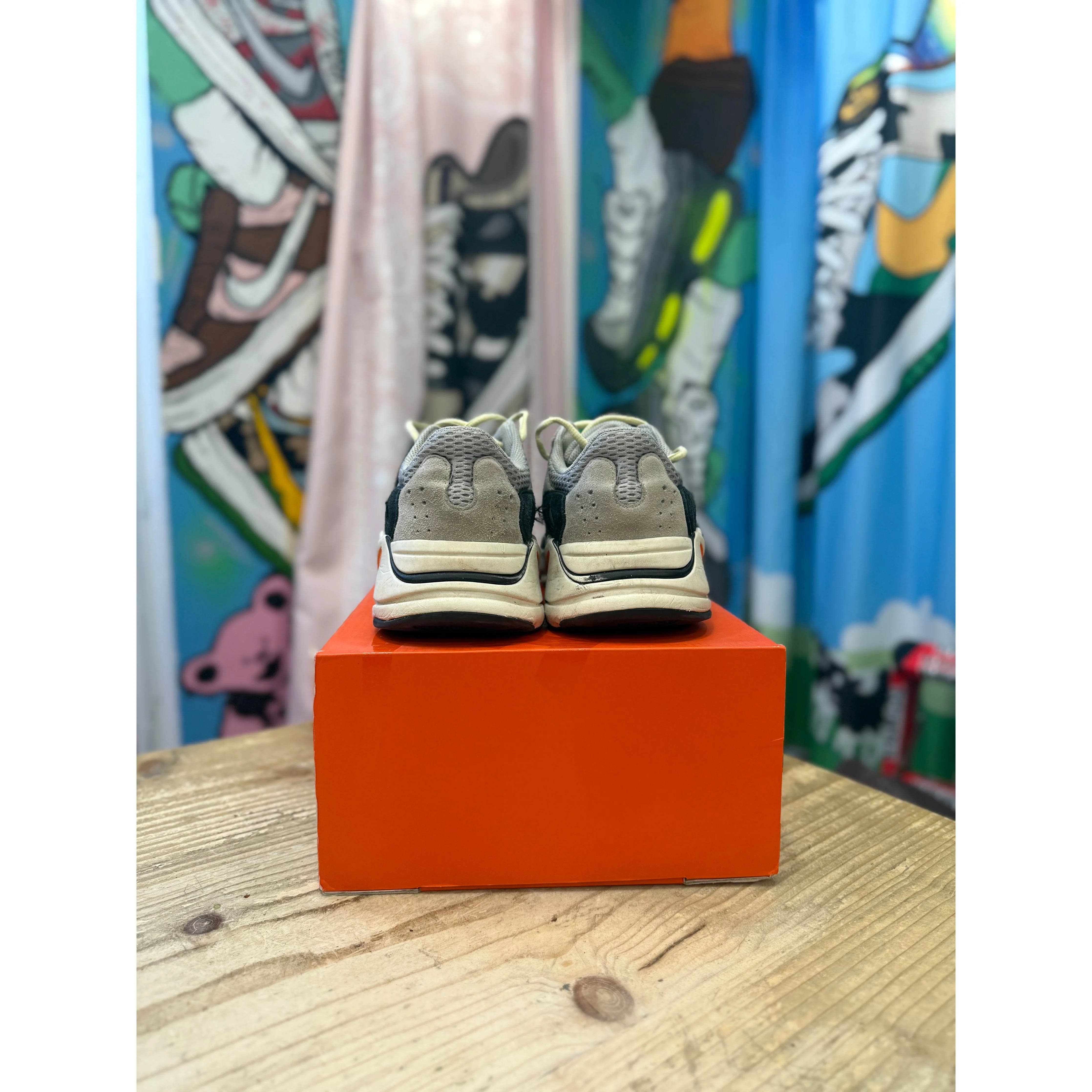 Yeezy 700 Waverunner UK 7 - Image 4