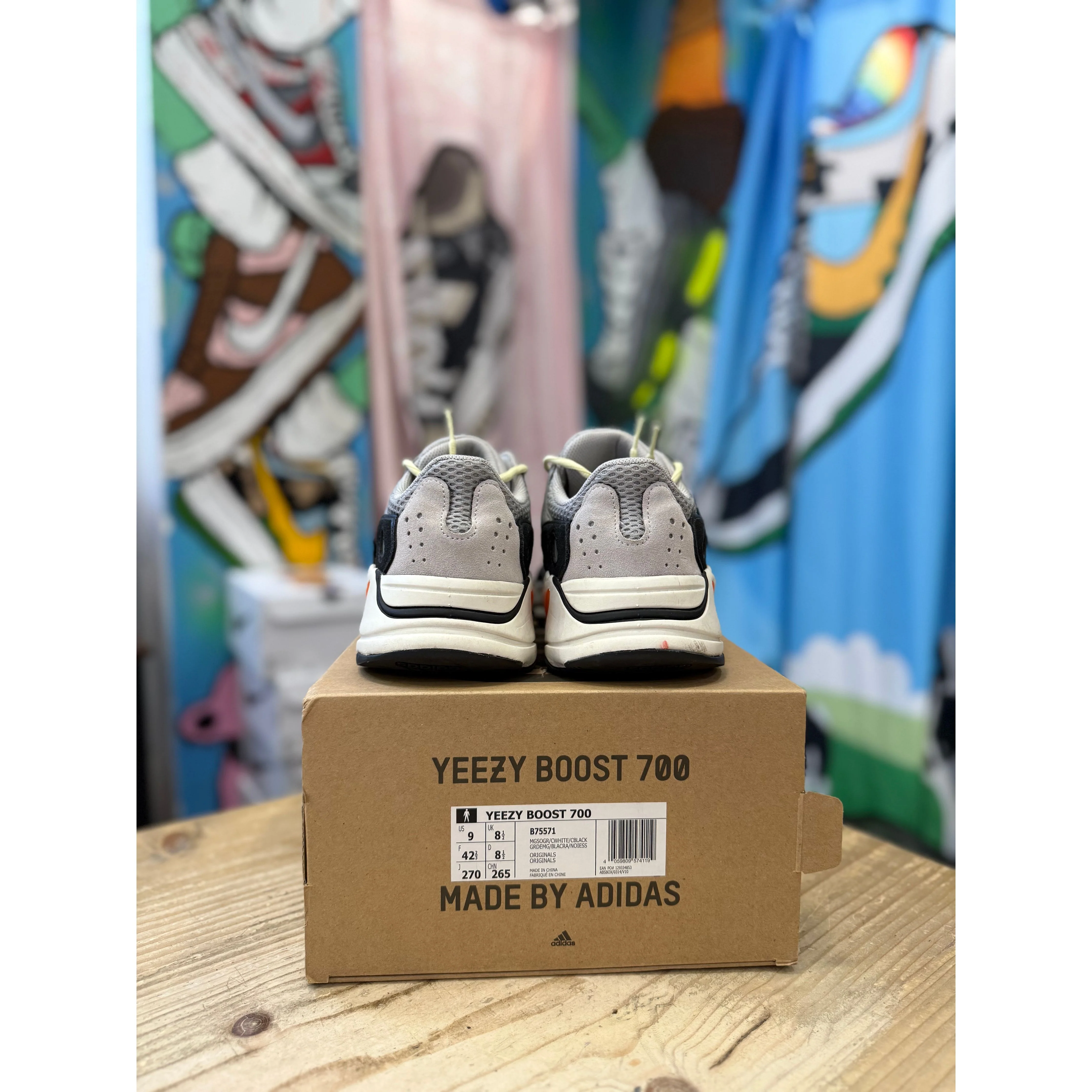 Yeezy 700 Waverunner UK 8.5. - Image 4