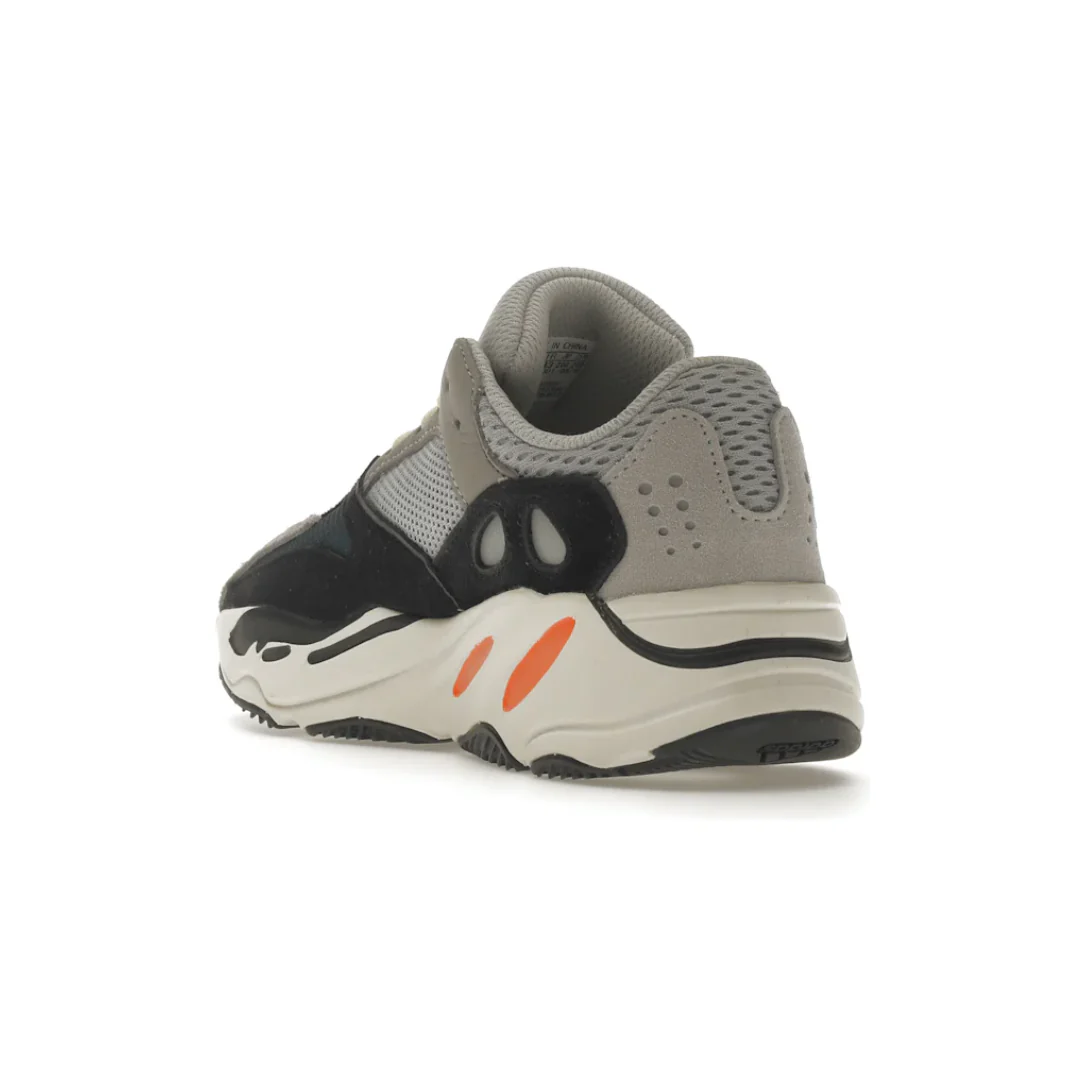 Yeezy Boost 700 Wave Runner (Kids) - Image 4