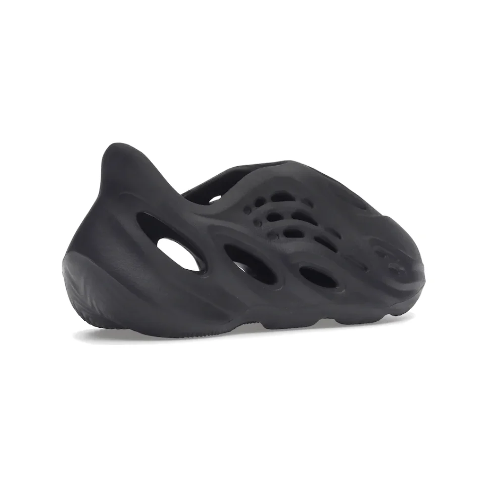Yeezy Foam RNNR Onyx (Kids) - Image 4