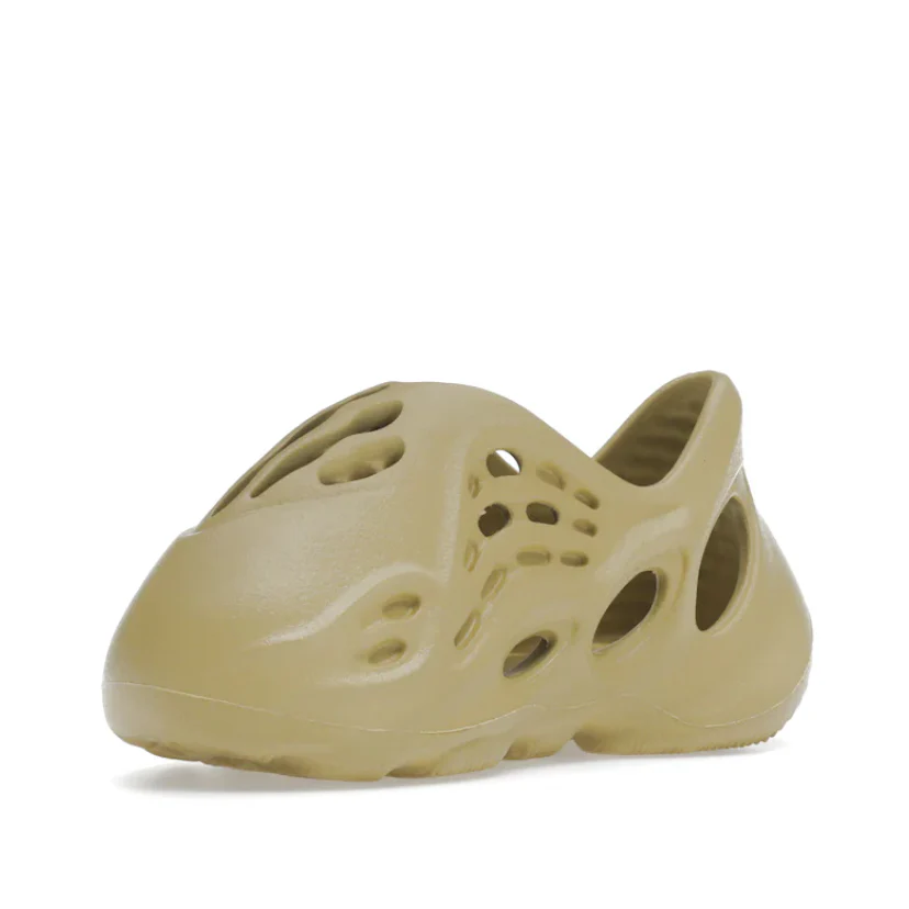 Yeezy Foam RNNR Sulfur (Infants) - Image 3